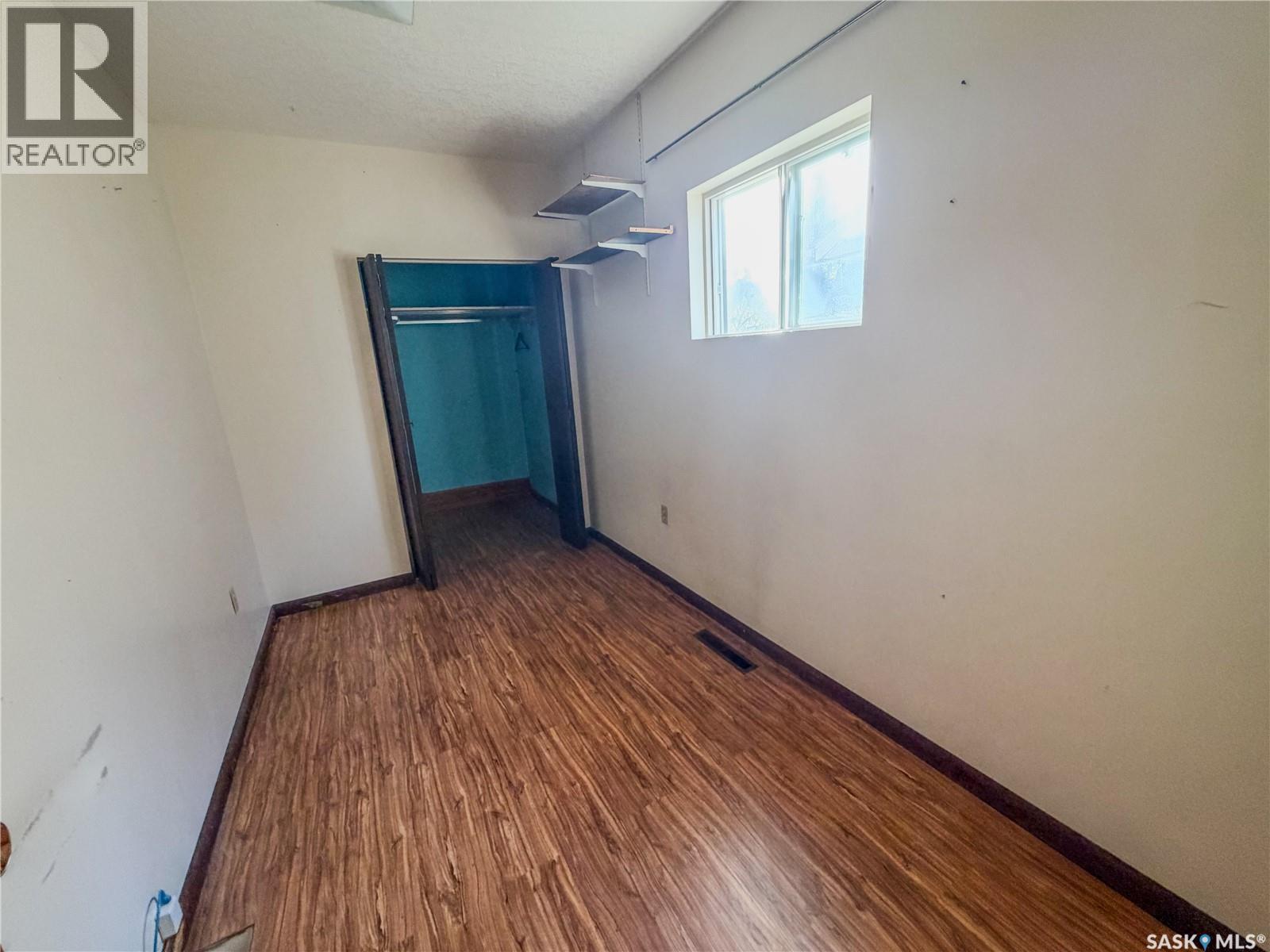 466 6th Avenue W Property Photo 21