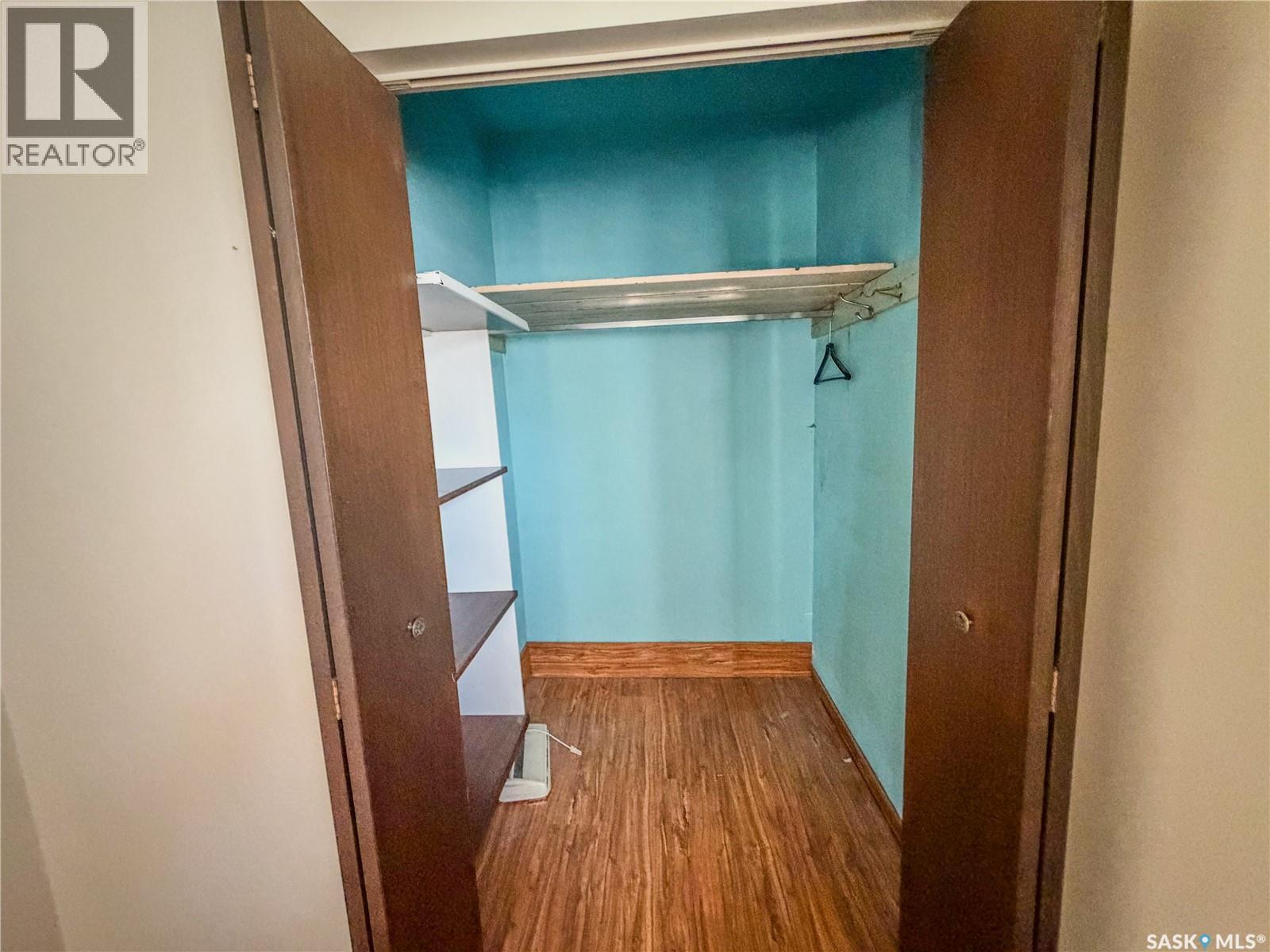 466 6th Avenue W Property Photo 22