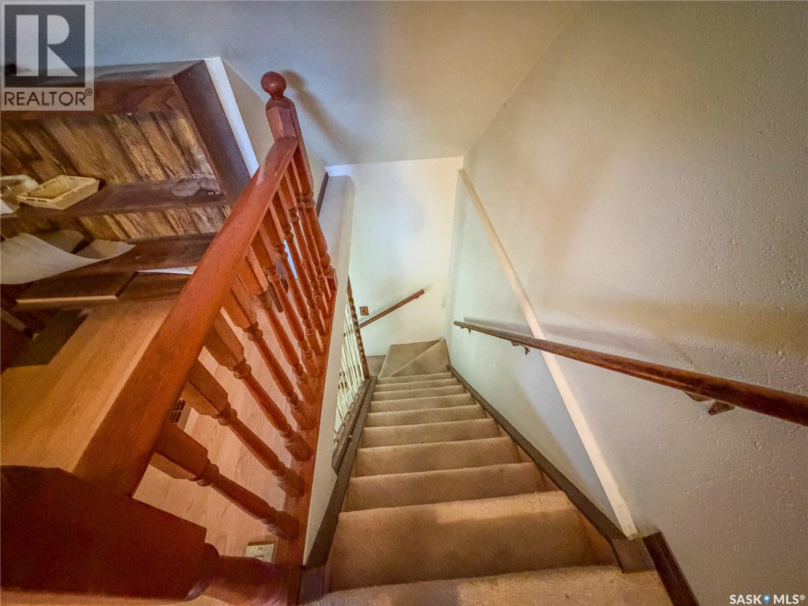 466 6th Avenue W Property Photo 23