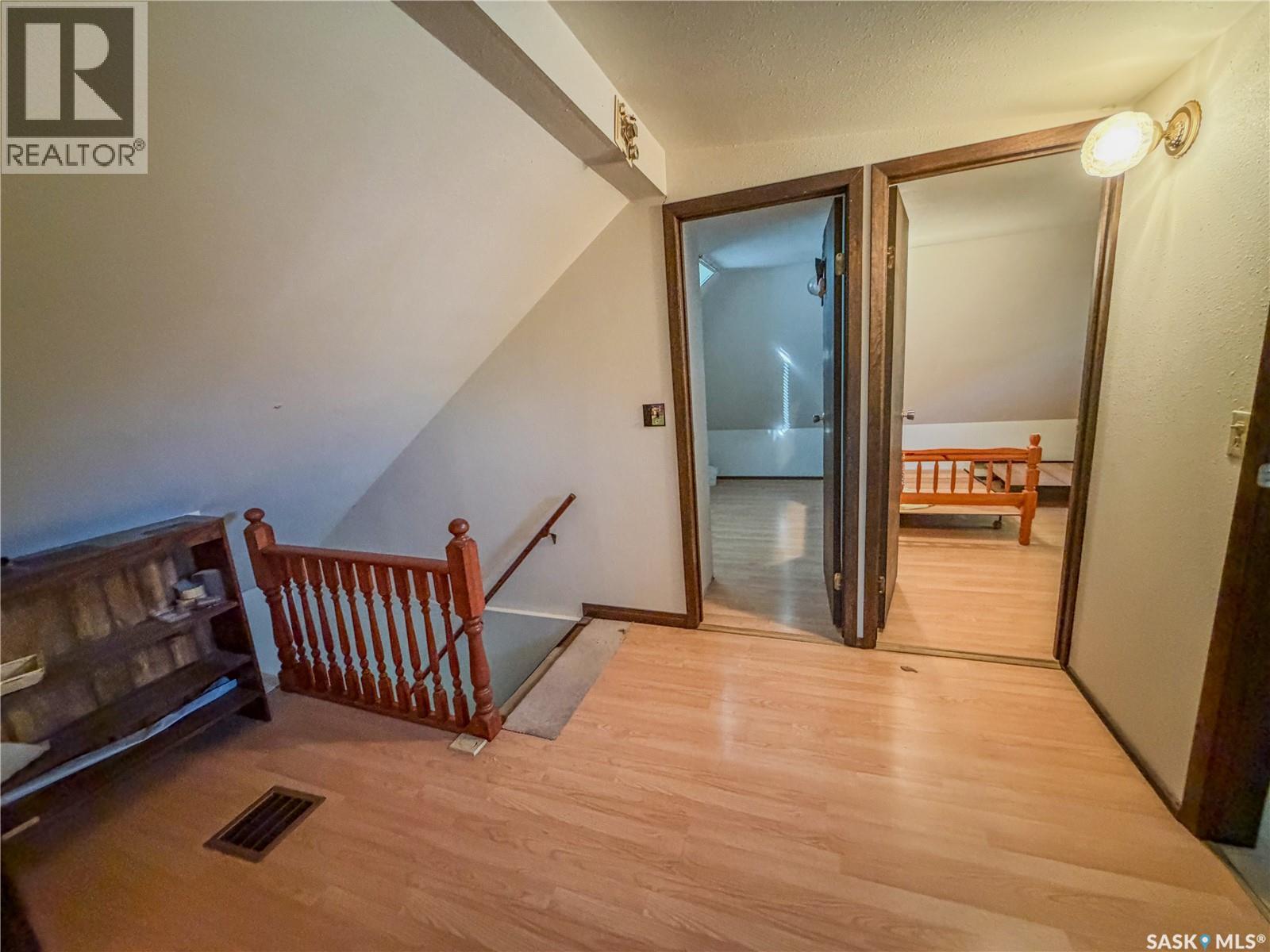 466 6th Avenue W Property Photo 27