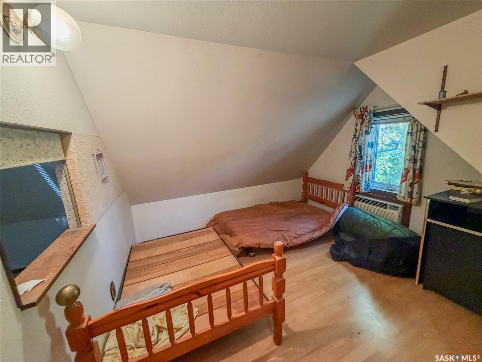 466 6th Avenue W Property Photo 29