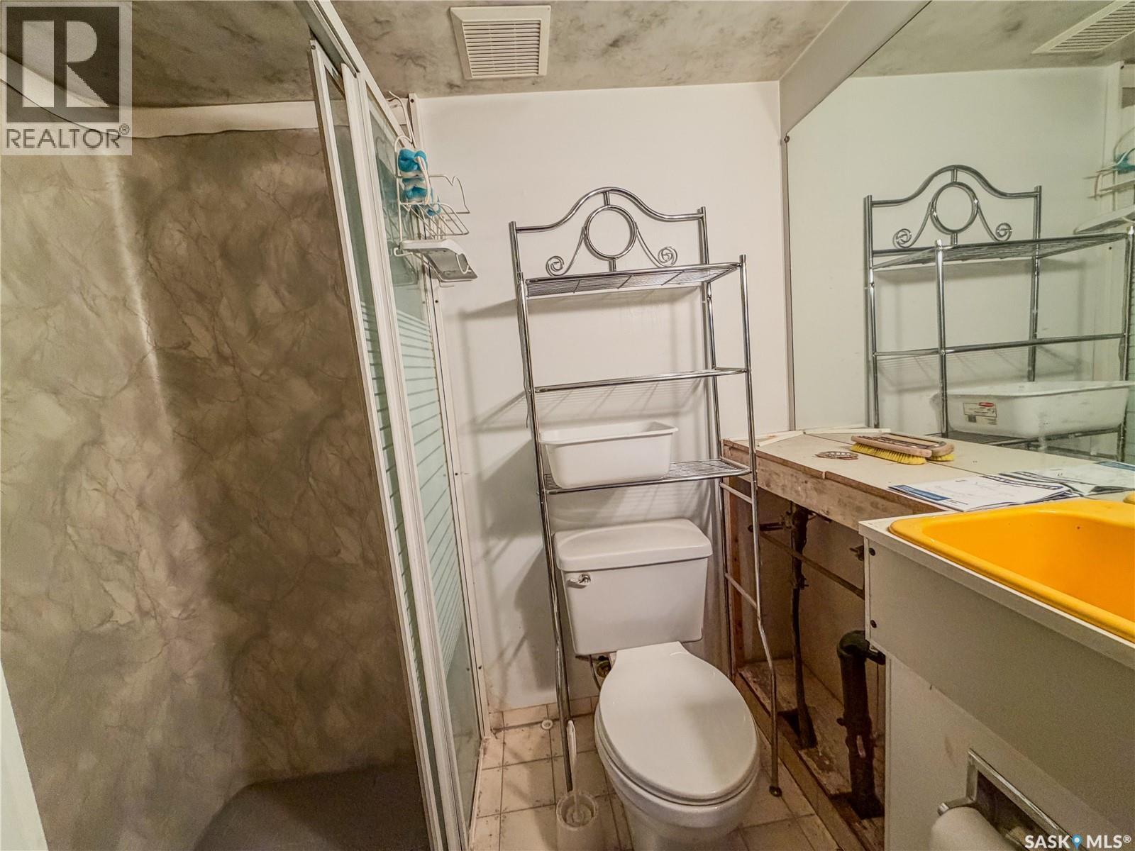 466 6th Avenue W Property Photo 36
