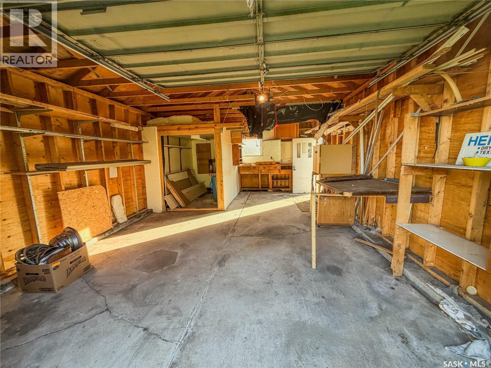 466 6th Avenue W Property Photo 42