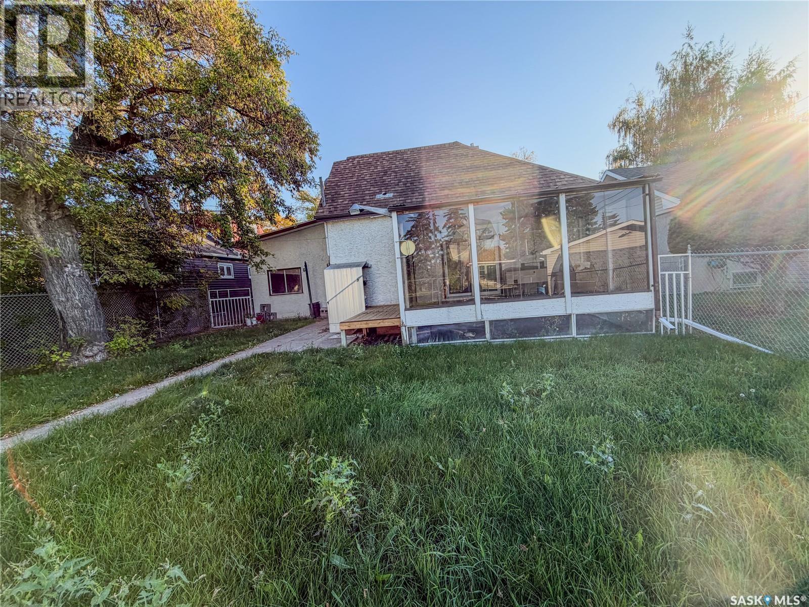 466 6th Avenue W Property Photo 46