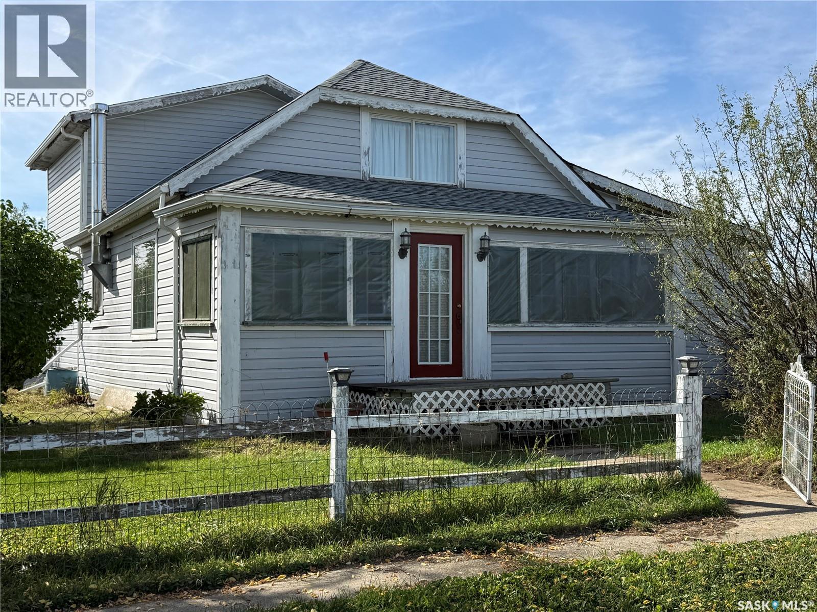 7 1st Avenue Property Photo 1