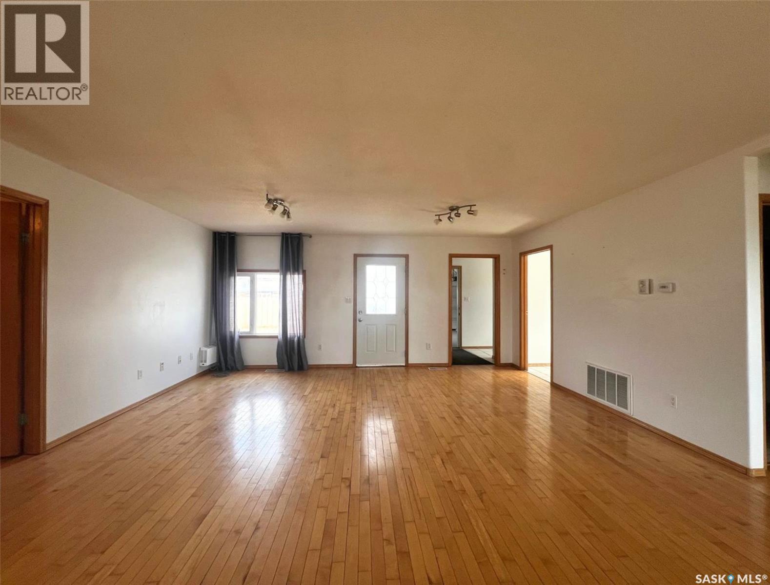 349 10th Avenue Nw Property Photo 5