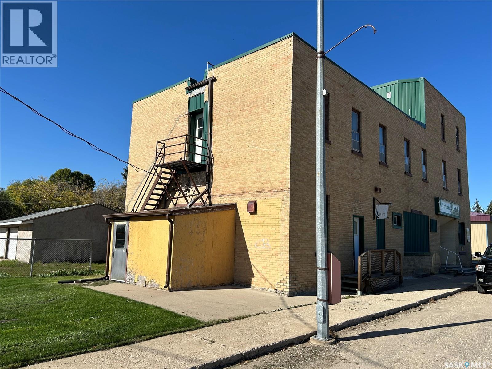 102 Main Street Property Photo 3