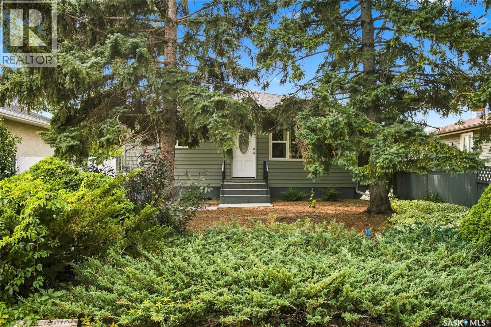 448 Robinson Street Property Photo 1