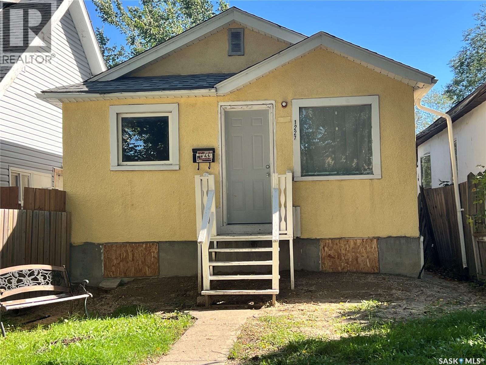 1227 Wascana Street Property Photo 3
