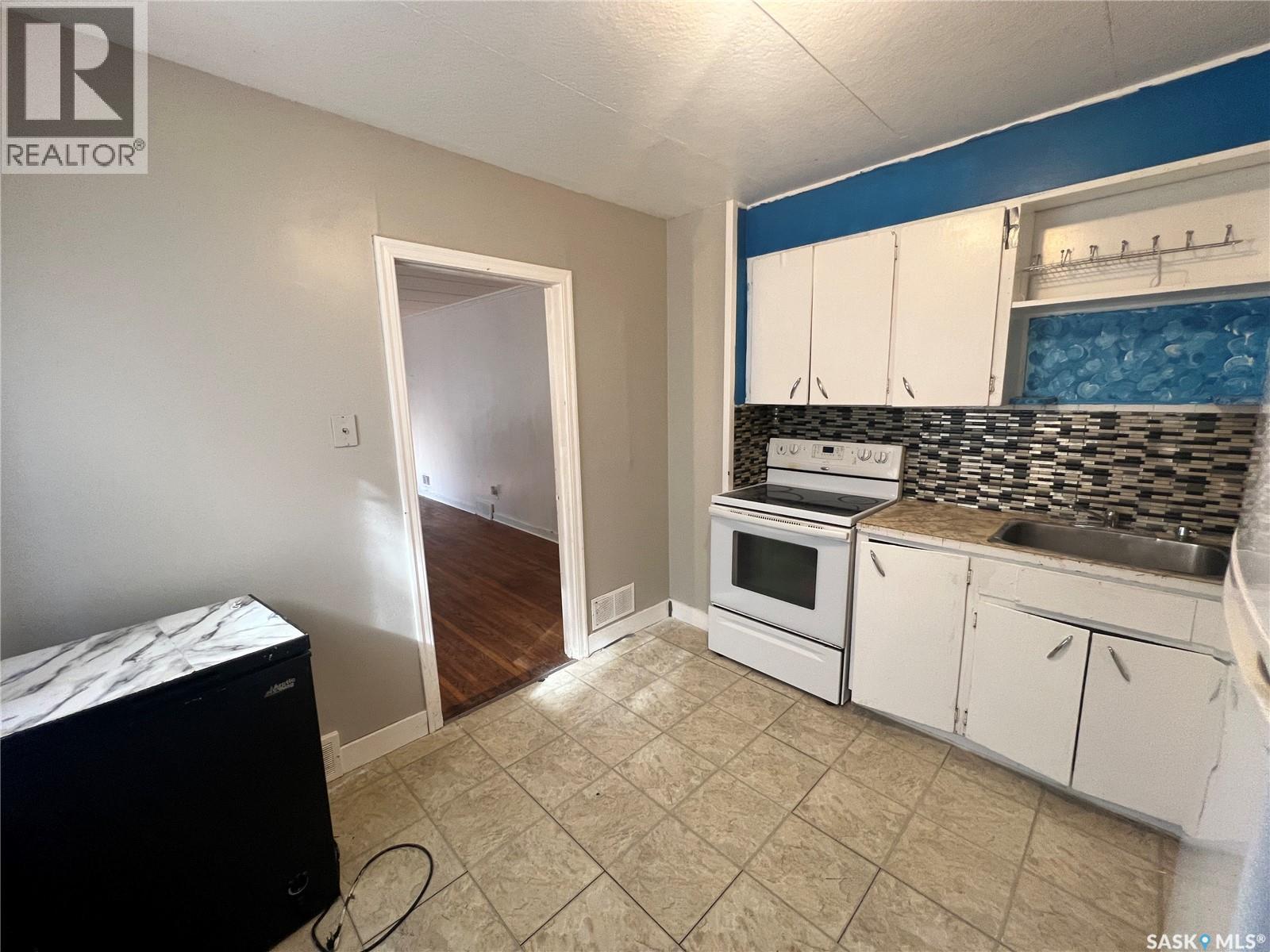1227 Wascana Street Property Photo 17