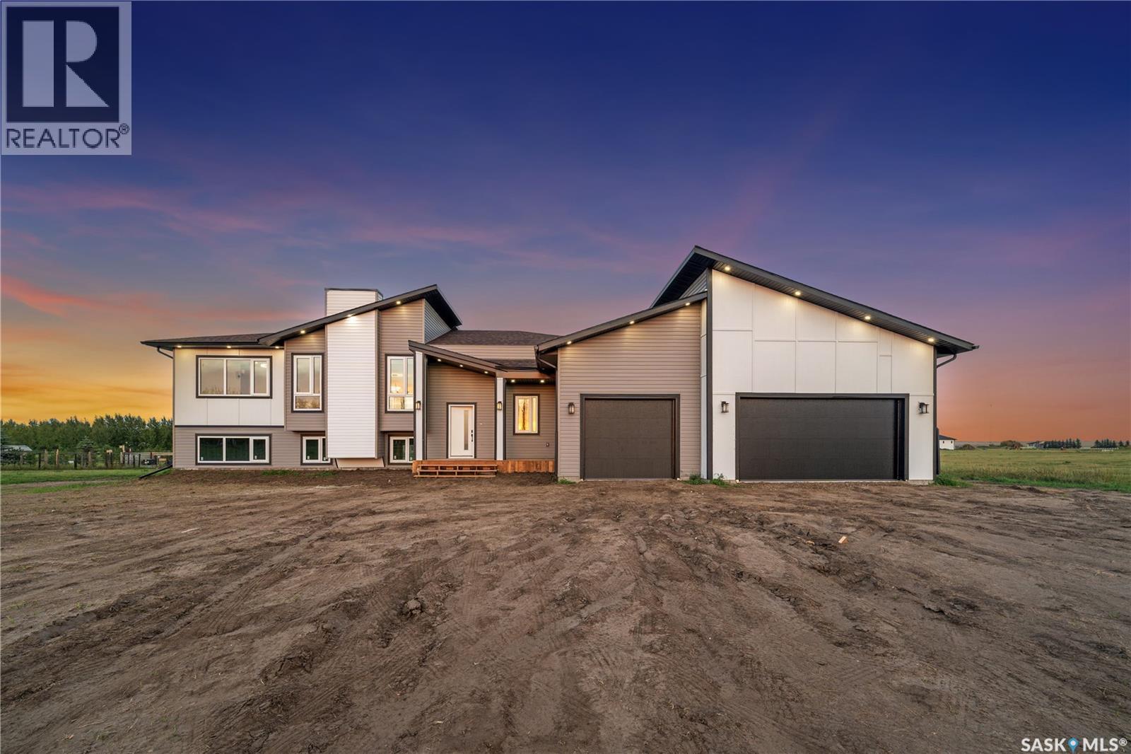 8 Cardinal DRIVE