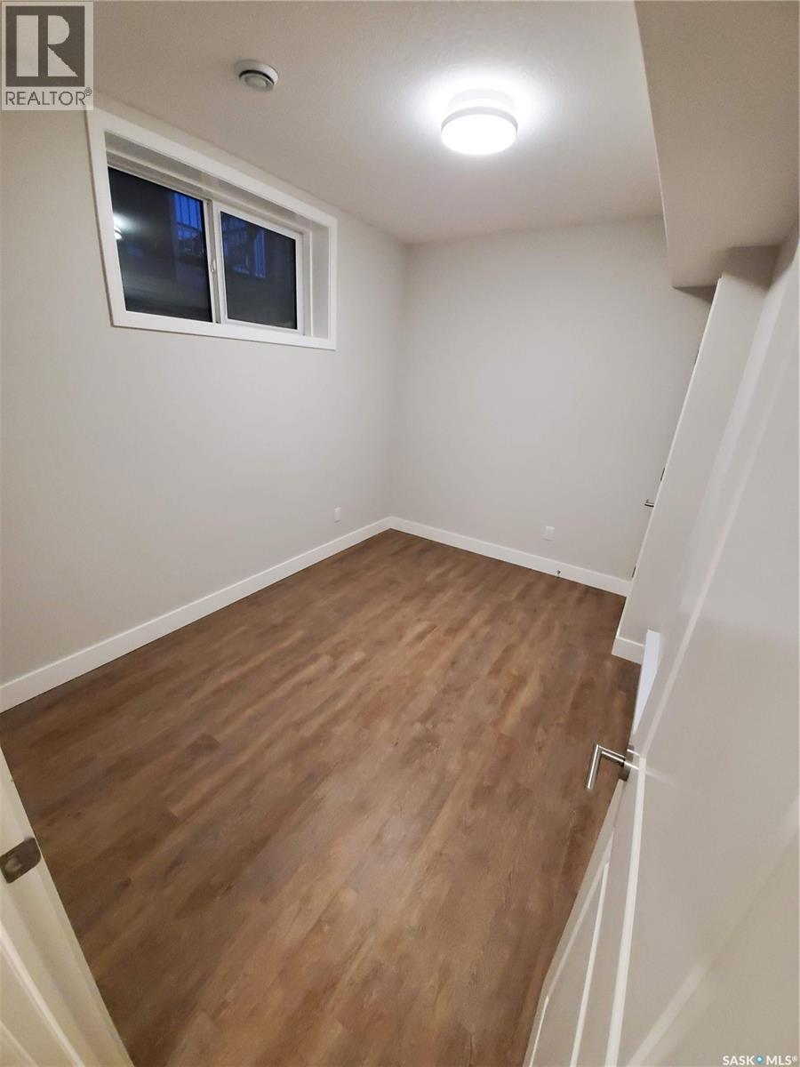447 Eaton Lane Property Photo 22