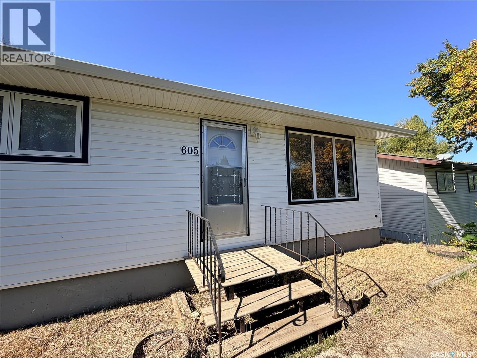 605 Hall Street Property Photo 1