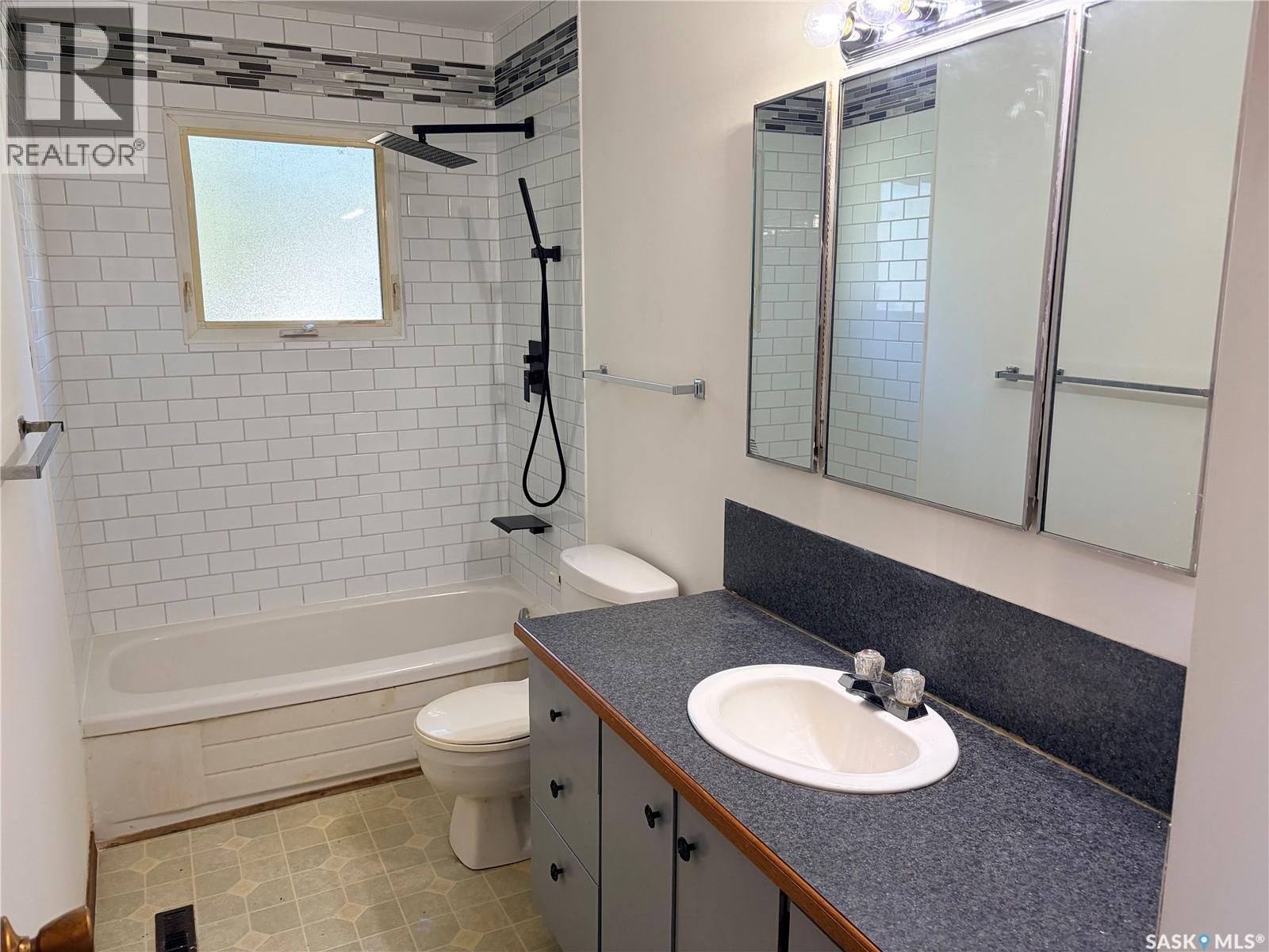 605 Hall Street Property Photo 22