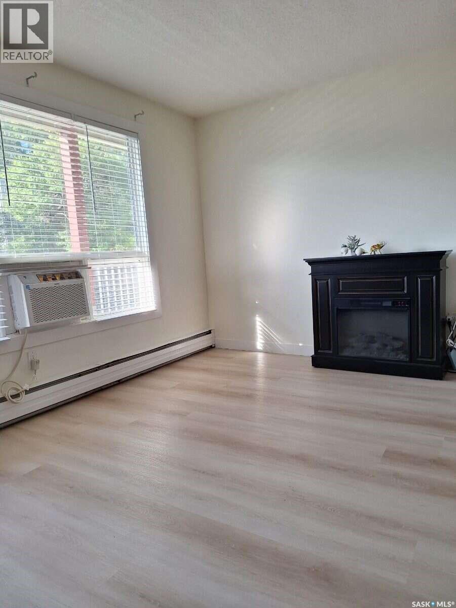 15 50 Spence Street Property Photo 3