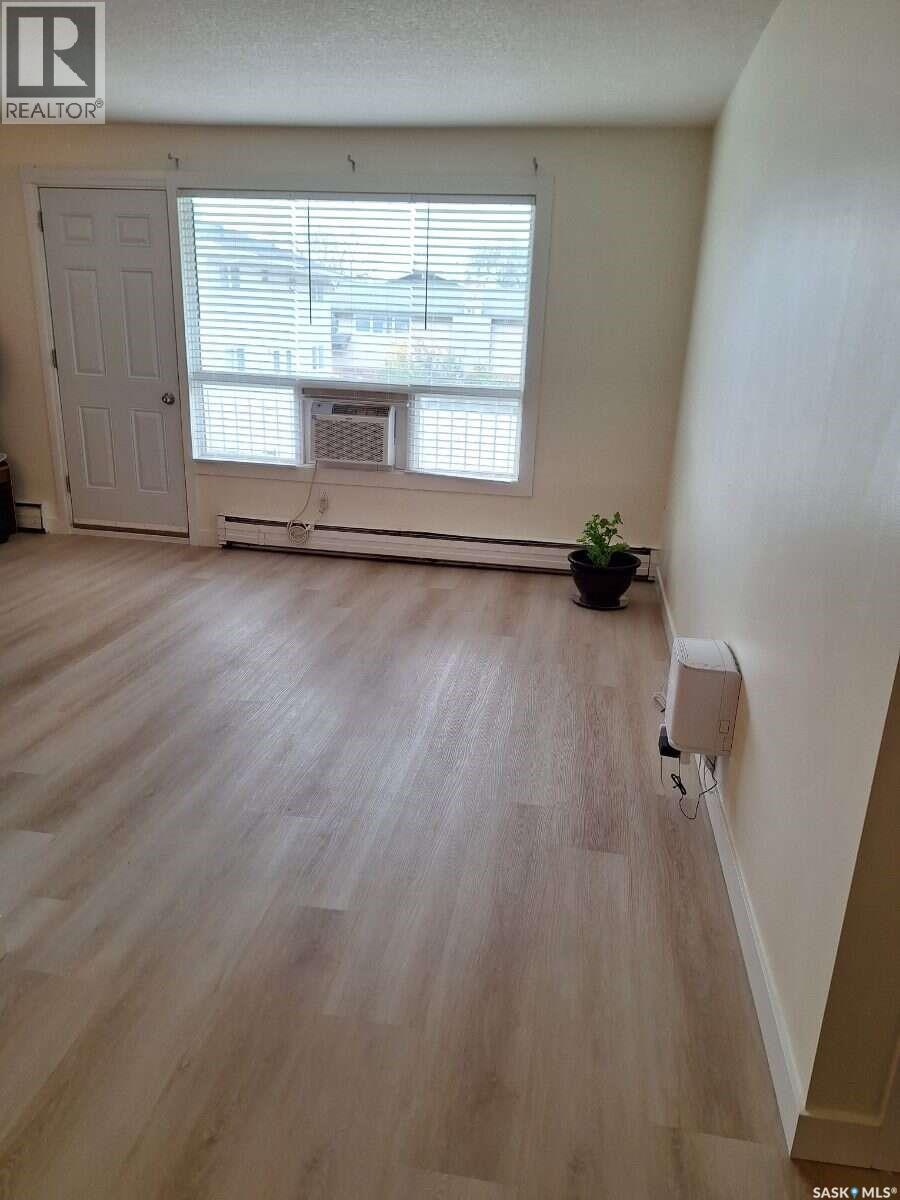 15 50 Spence Street Property Photo 5