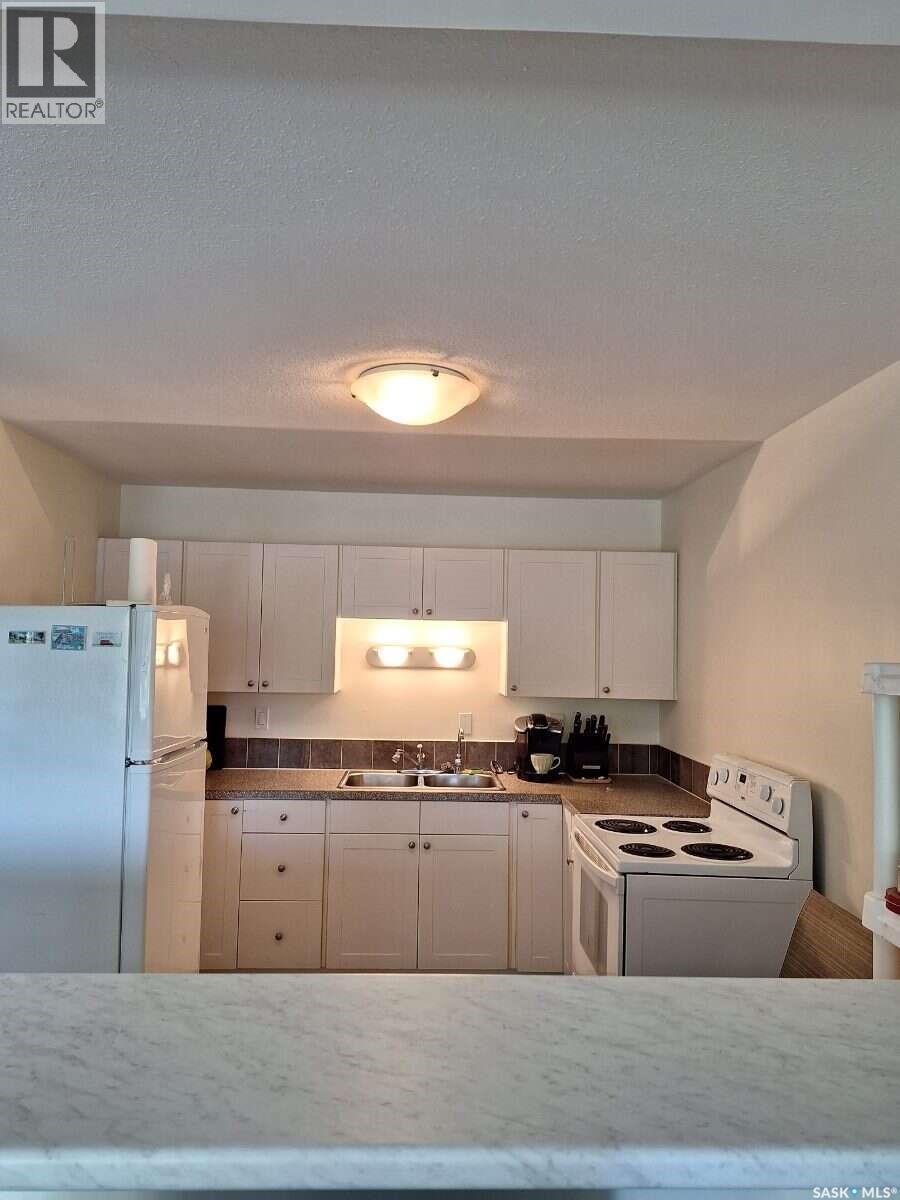 15 50 Spence Street Property Photo 9