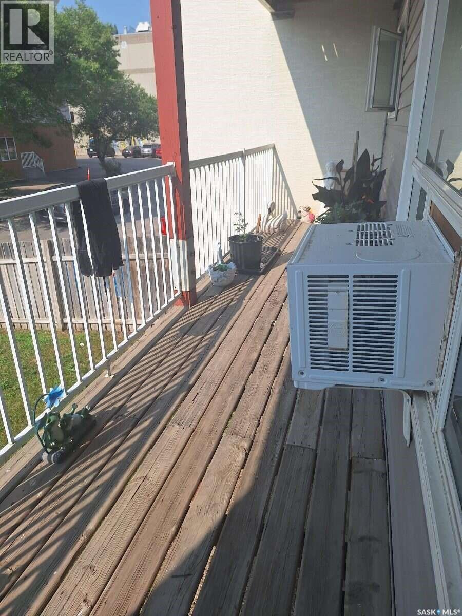 15 50 Spence Street Property Photo 14
