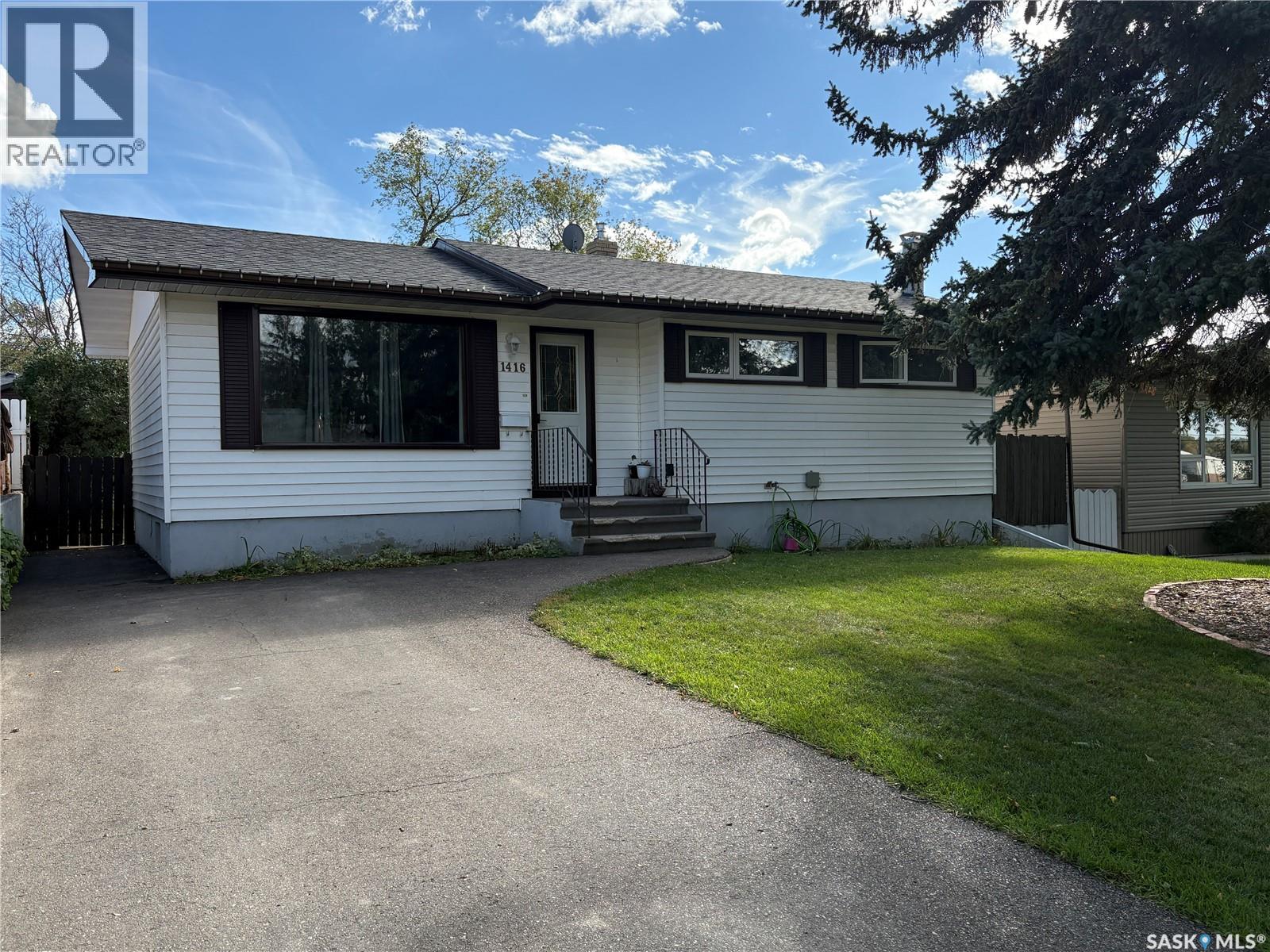 1416 Ashley DRIVE Property Photo 1