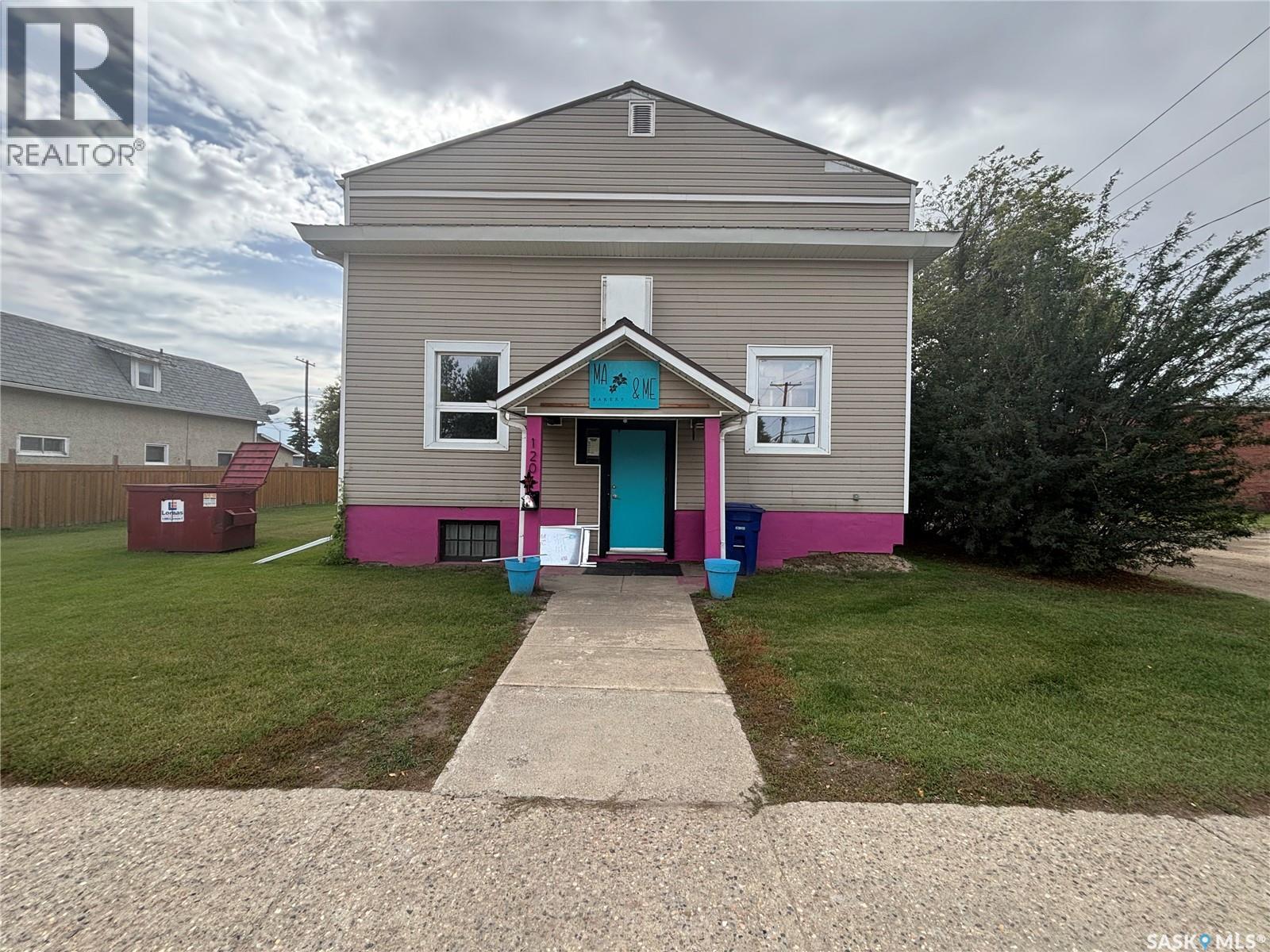 120 3rd Avenue E Property Photo 1