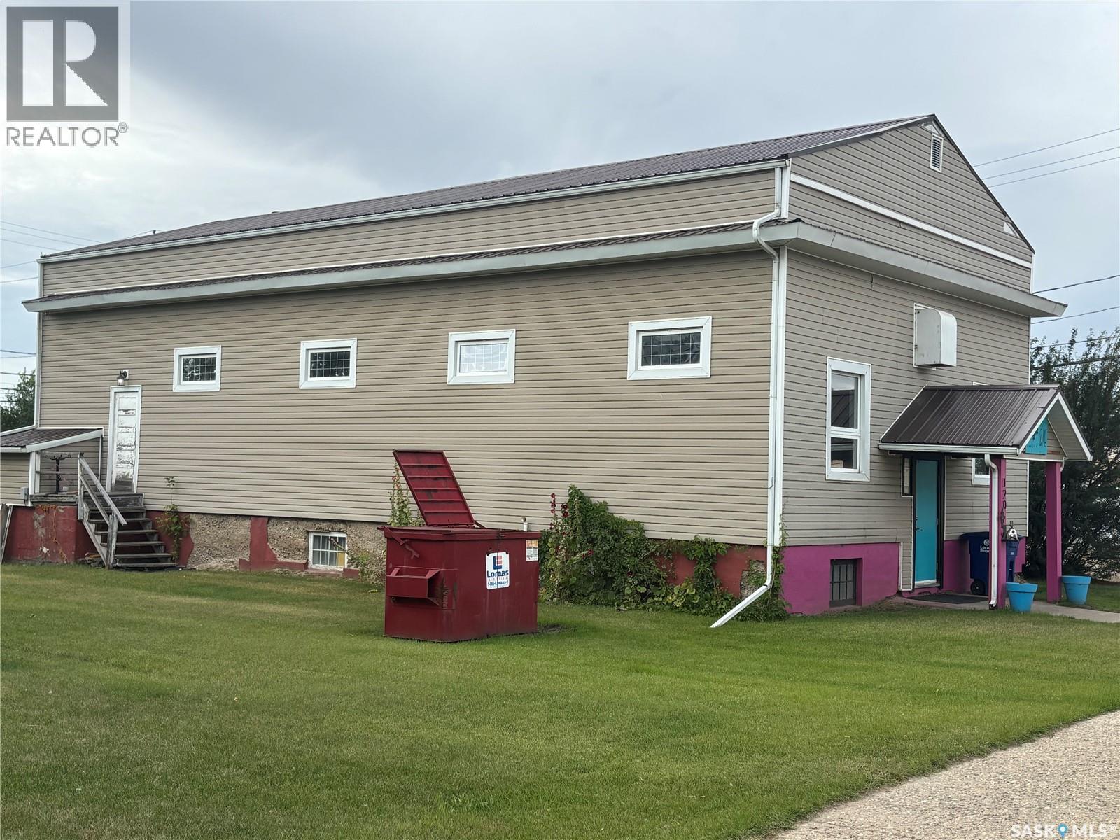 120 3rd Avenue E Property Photo 2