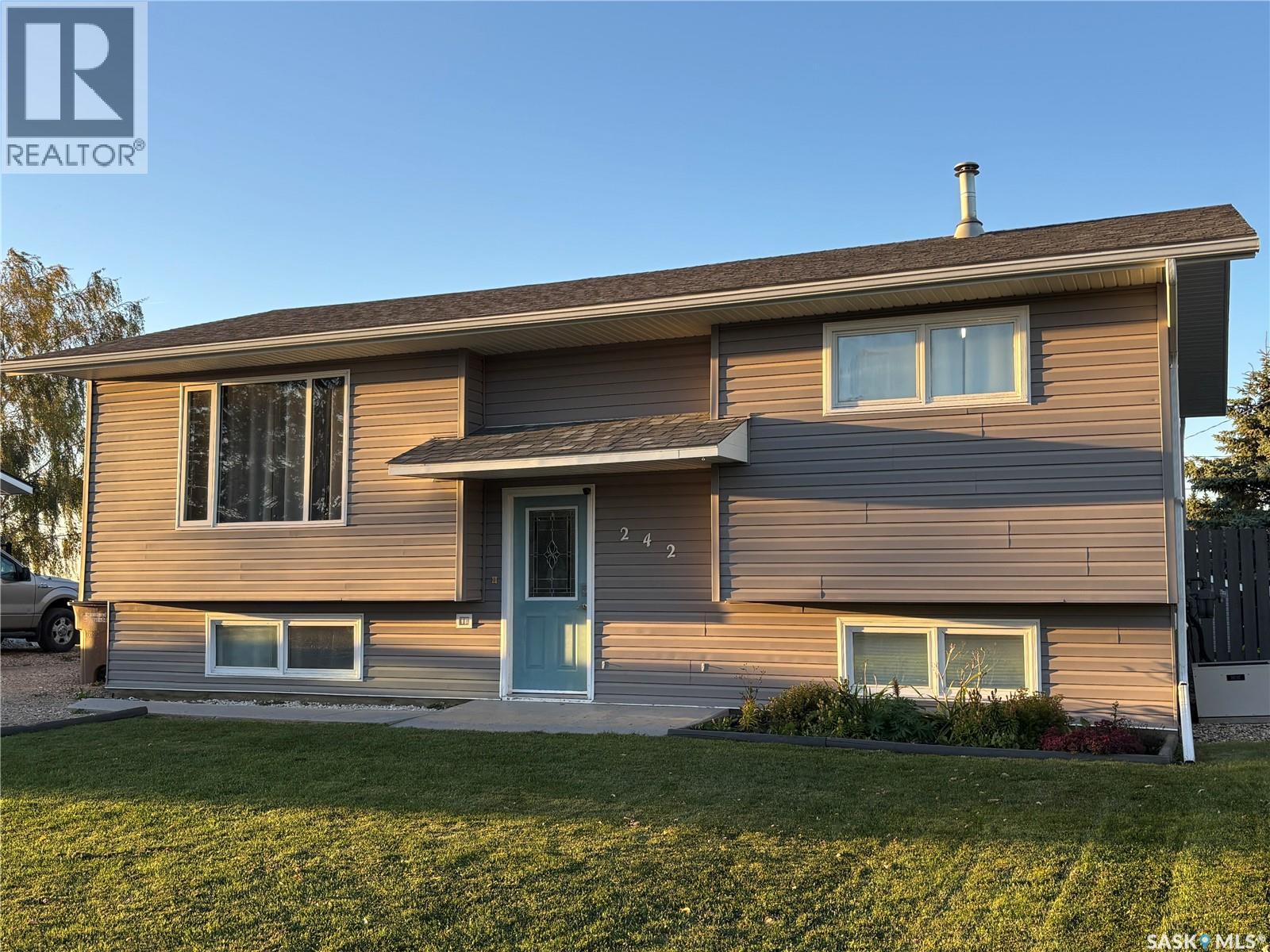 242 Lendrum STREET Property Photo 1