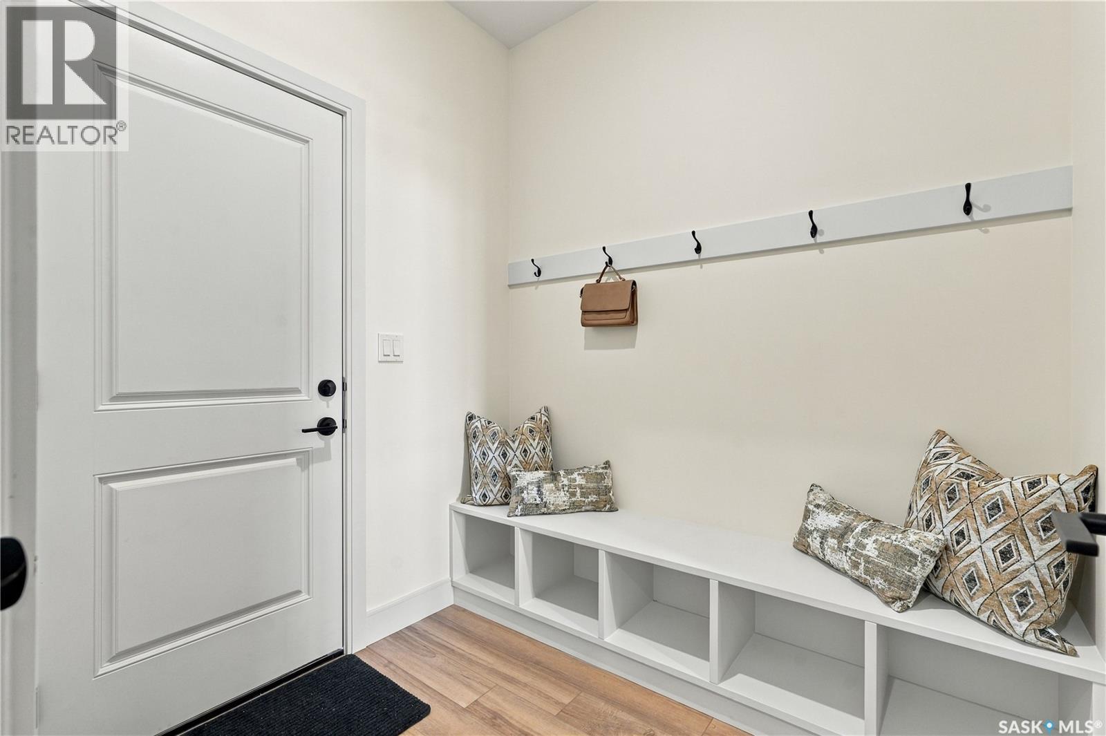 213 Veterans Drive Property Photo 4