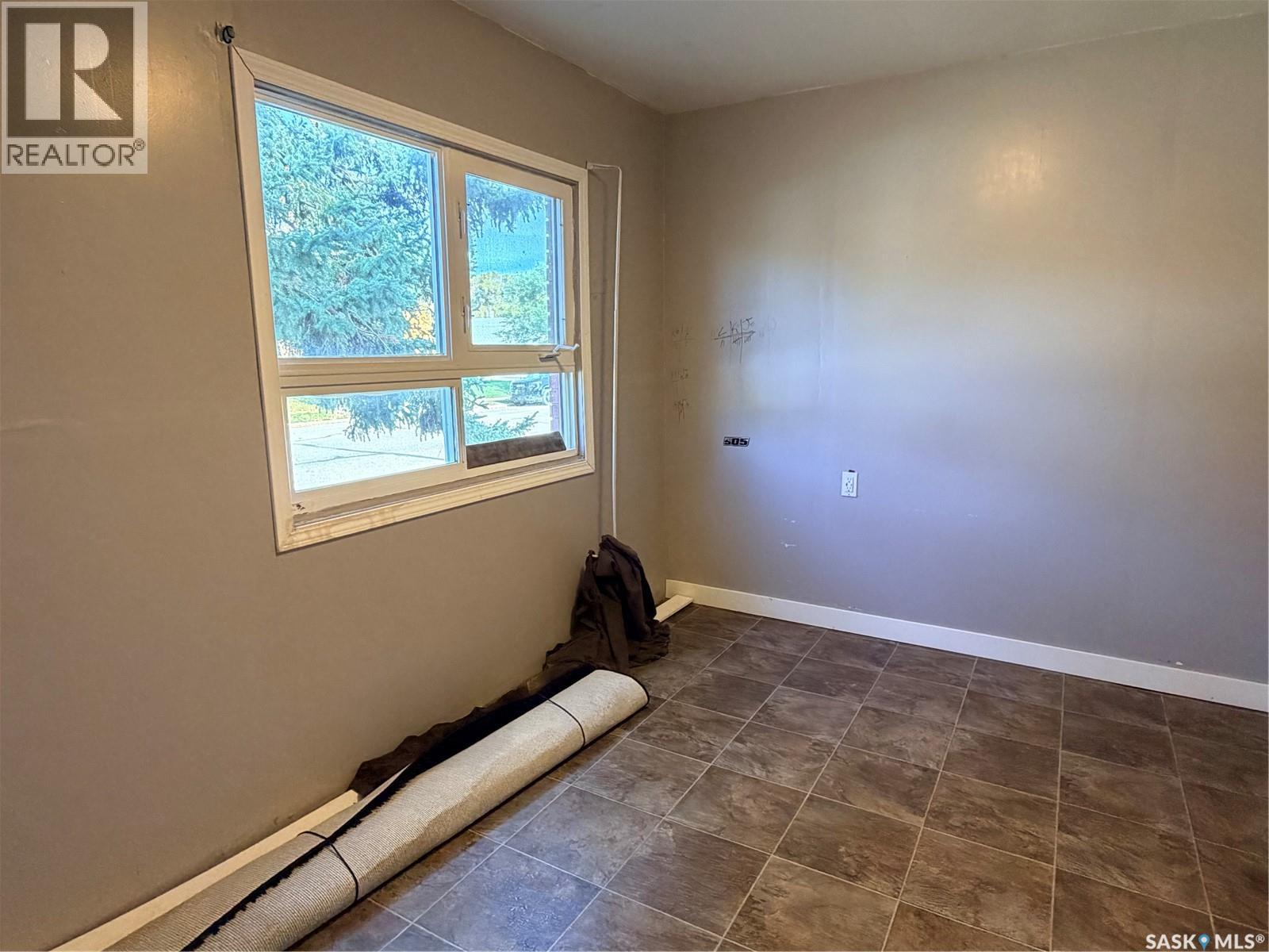 438 3rd Street Property Photo 4