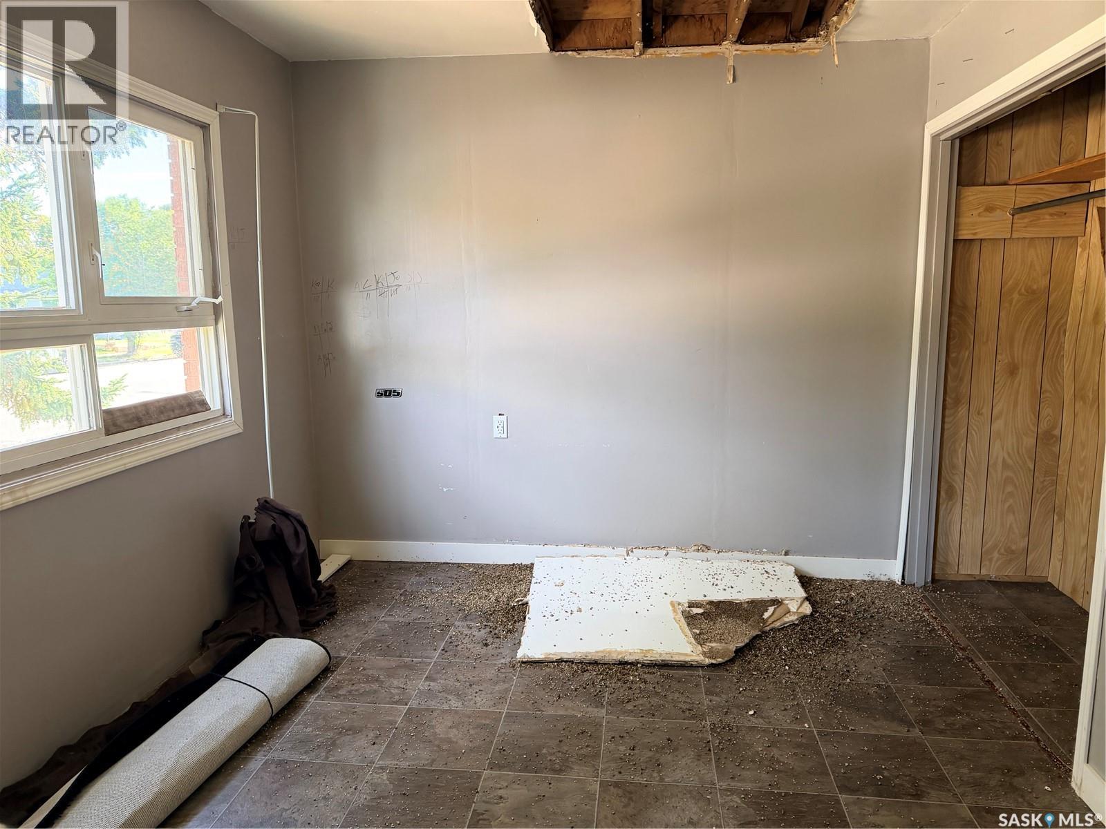 438 3rd Street Property Photo 5