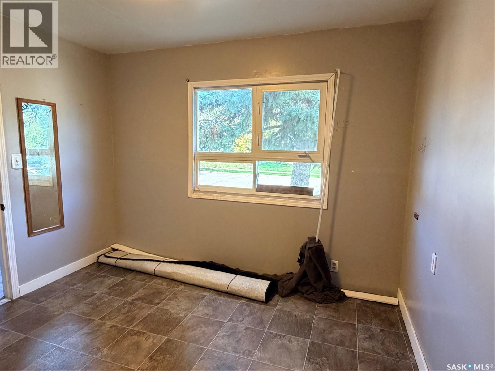 438 3rd Street Property Photo 7