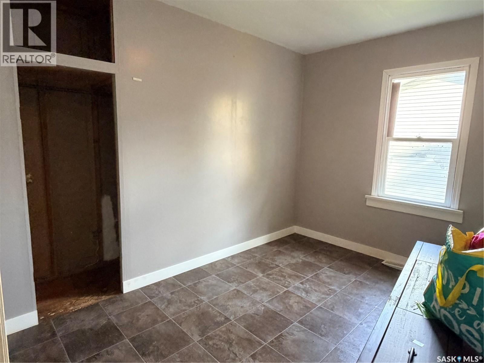 438 3rd Street Property Photo 8