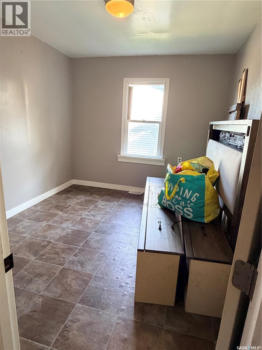 438 3rd Street Property Photo 9