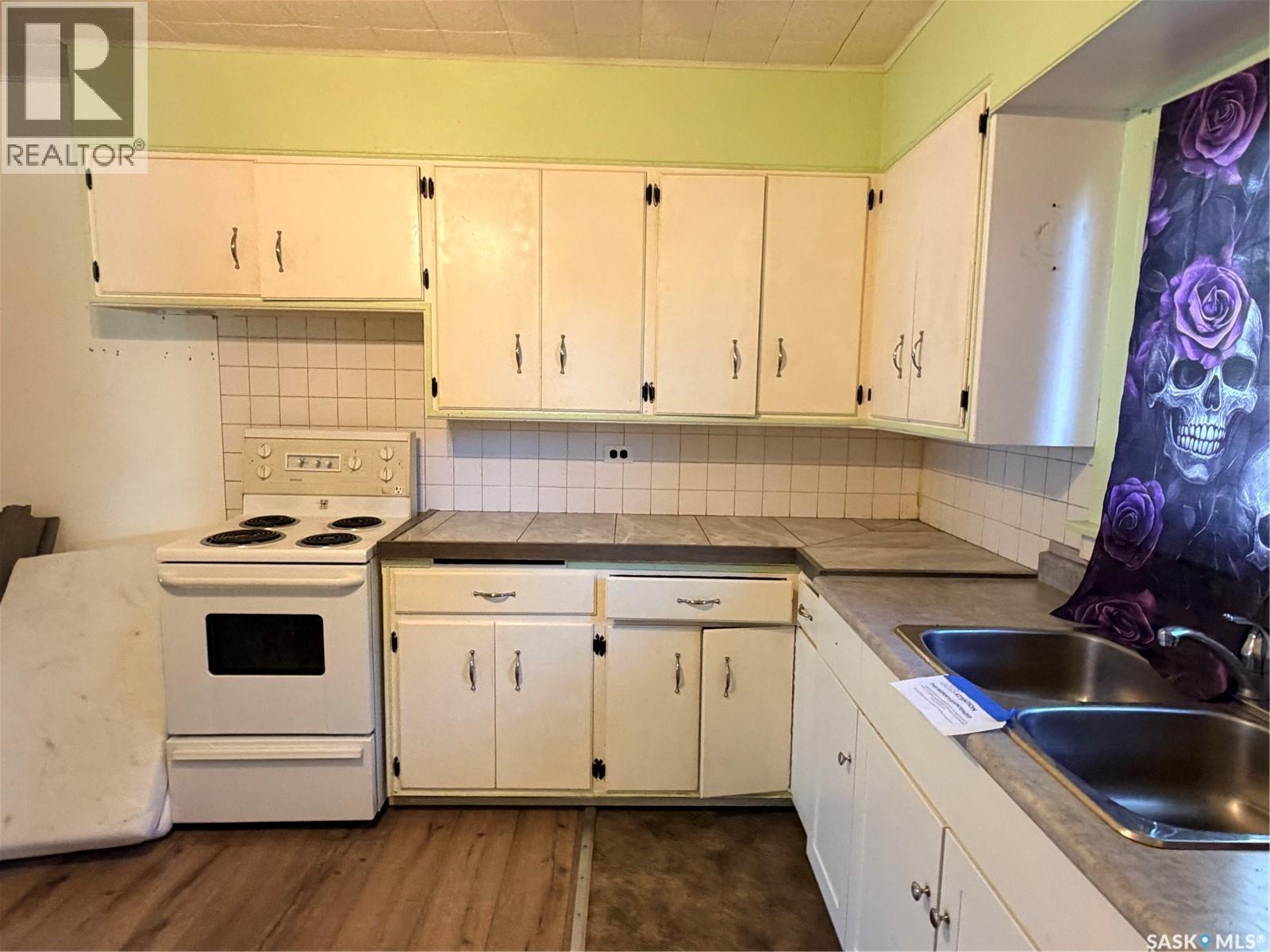 438 3rd Street Property Photo 11
