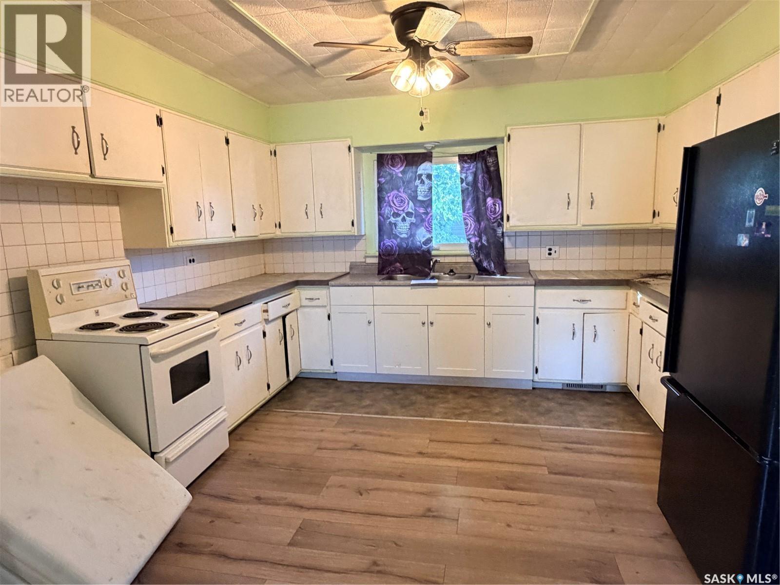 438 3rd Street Property Photo 12