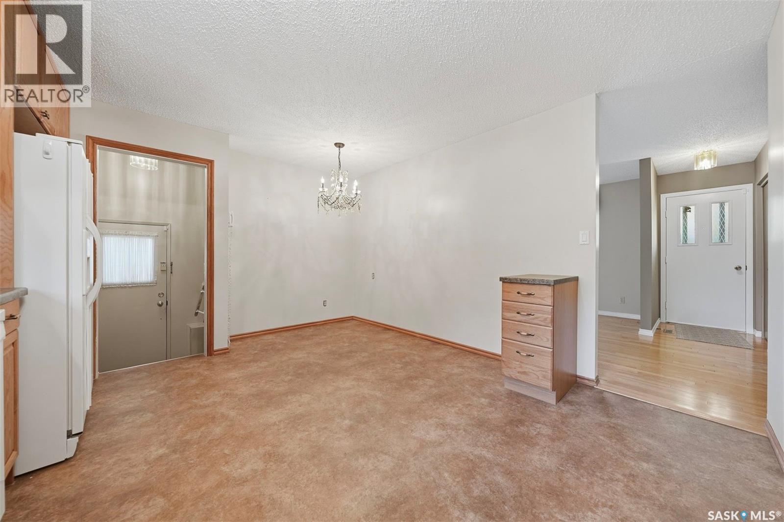 253 Laurentian Drive Property Photo 10