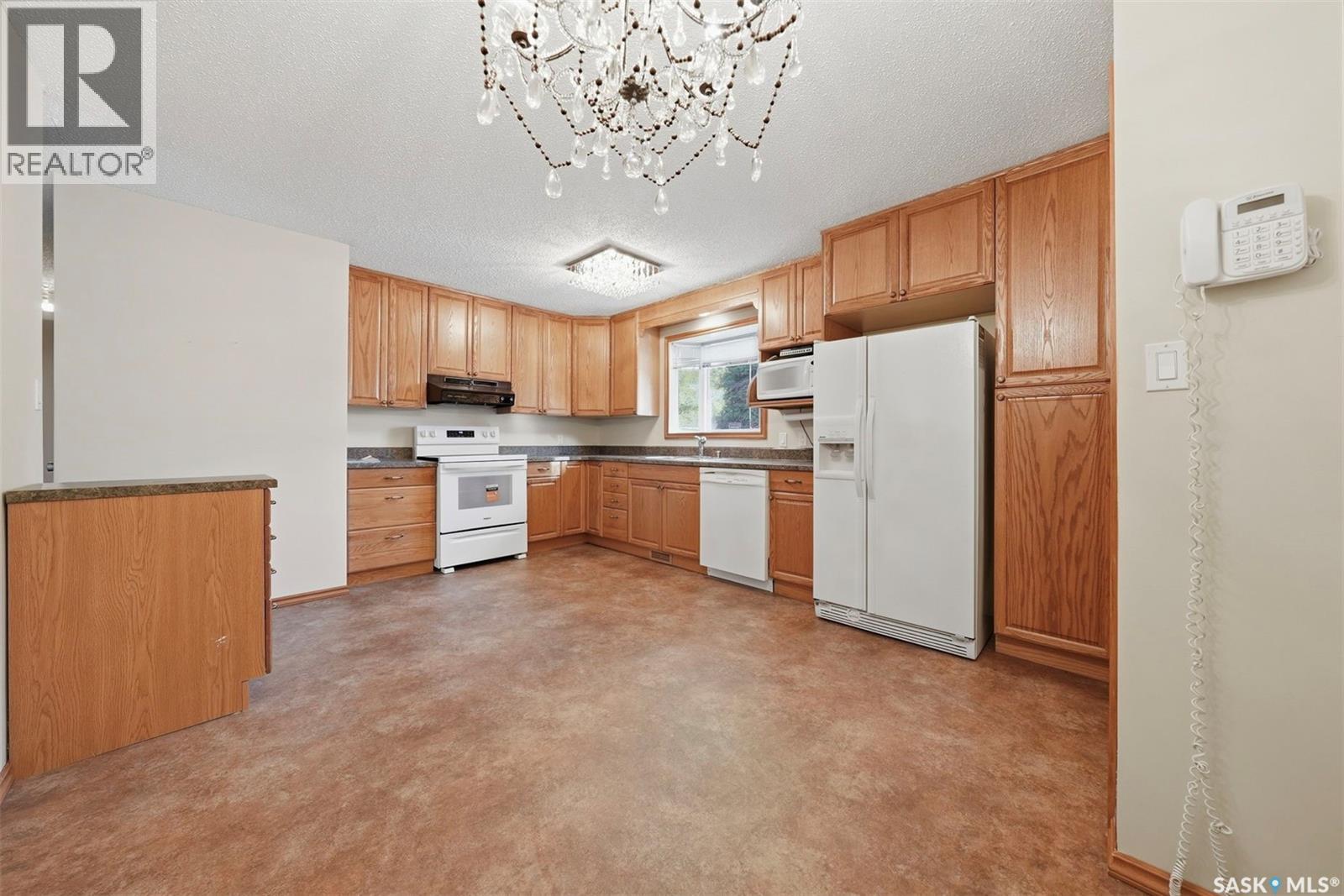 253 Laurentian Drive Property Photo 11