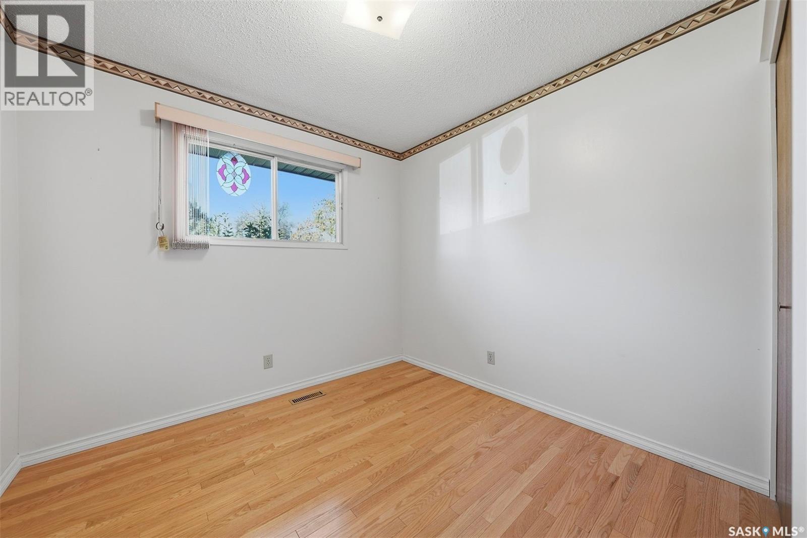 253 Laurentian Drive Property Photo 19