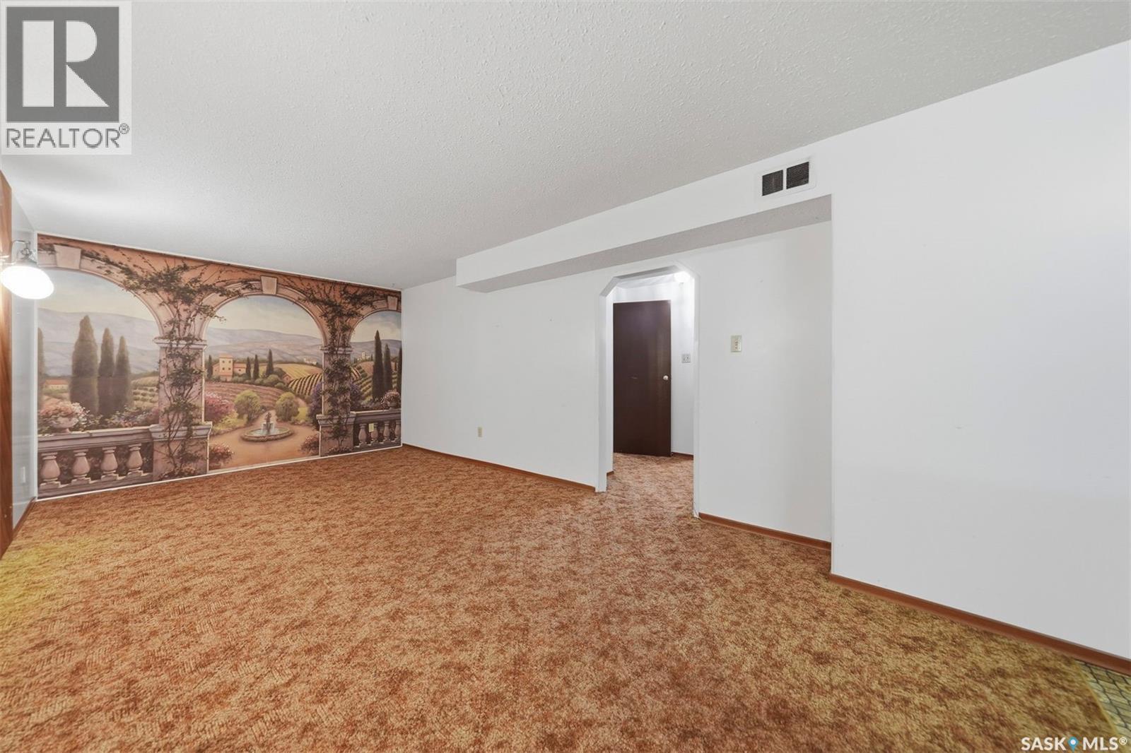 253 Laurentian Drive Property Photo 24