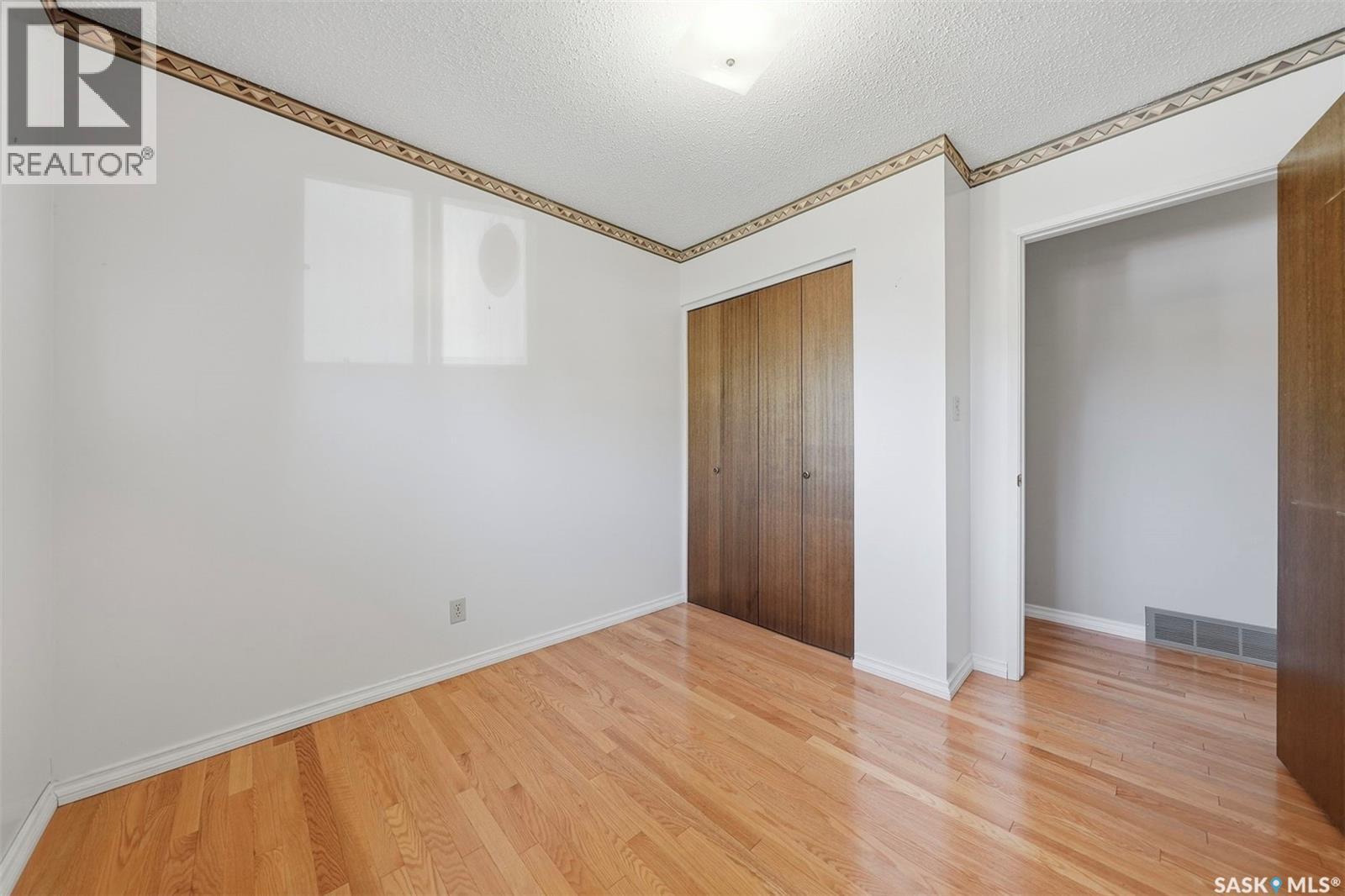 253 Laurentian Drive Property Photo 27