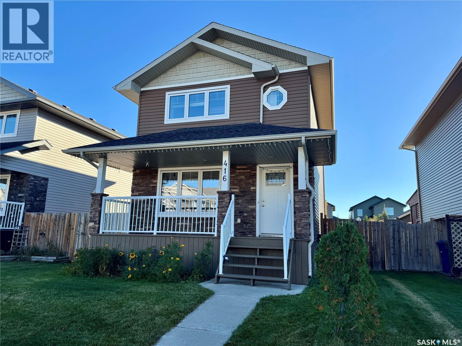 416 Redwood CRESCENT Property Photo 1