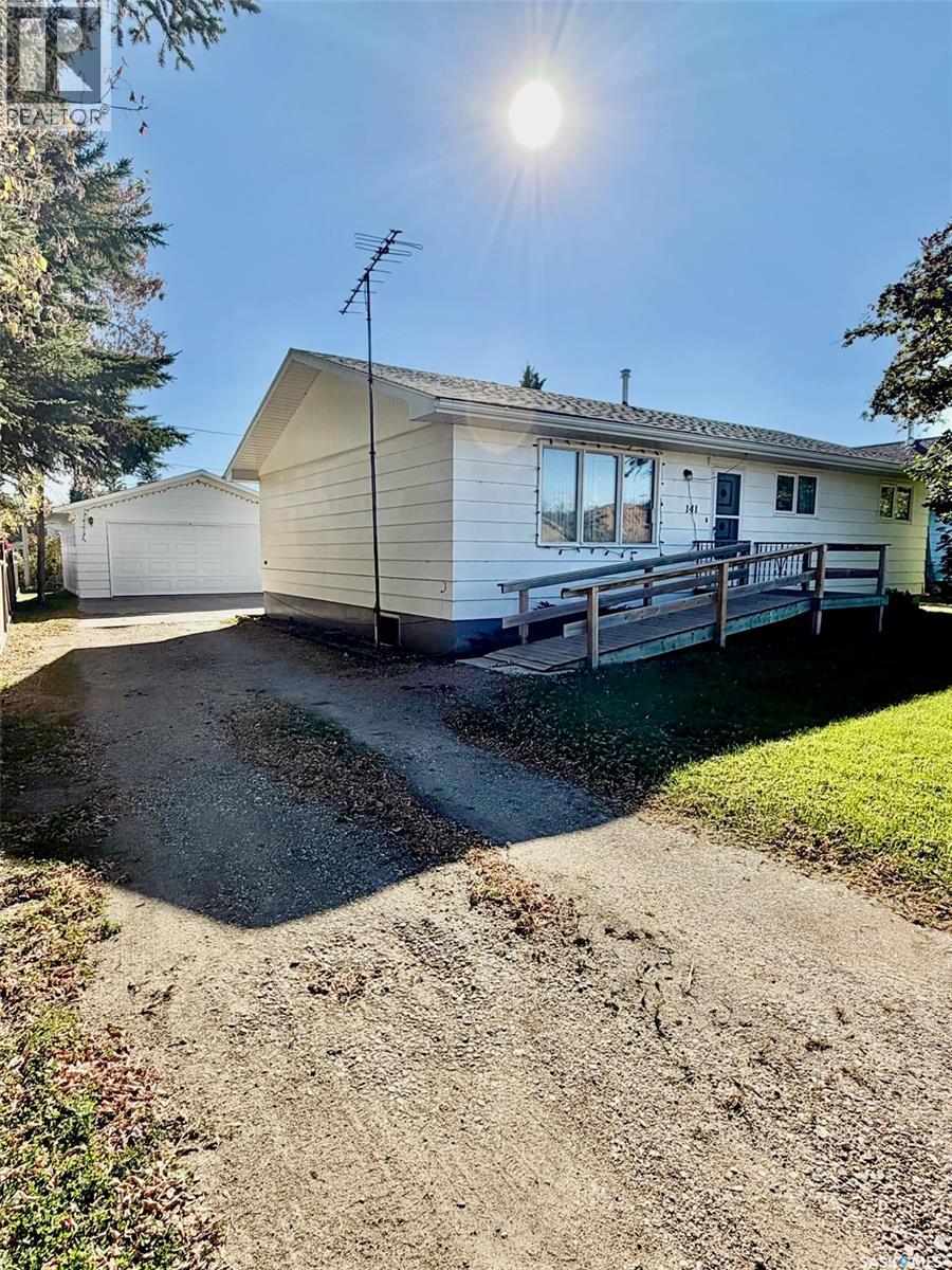 141 Railway Avenue Property Photo 2
