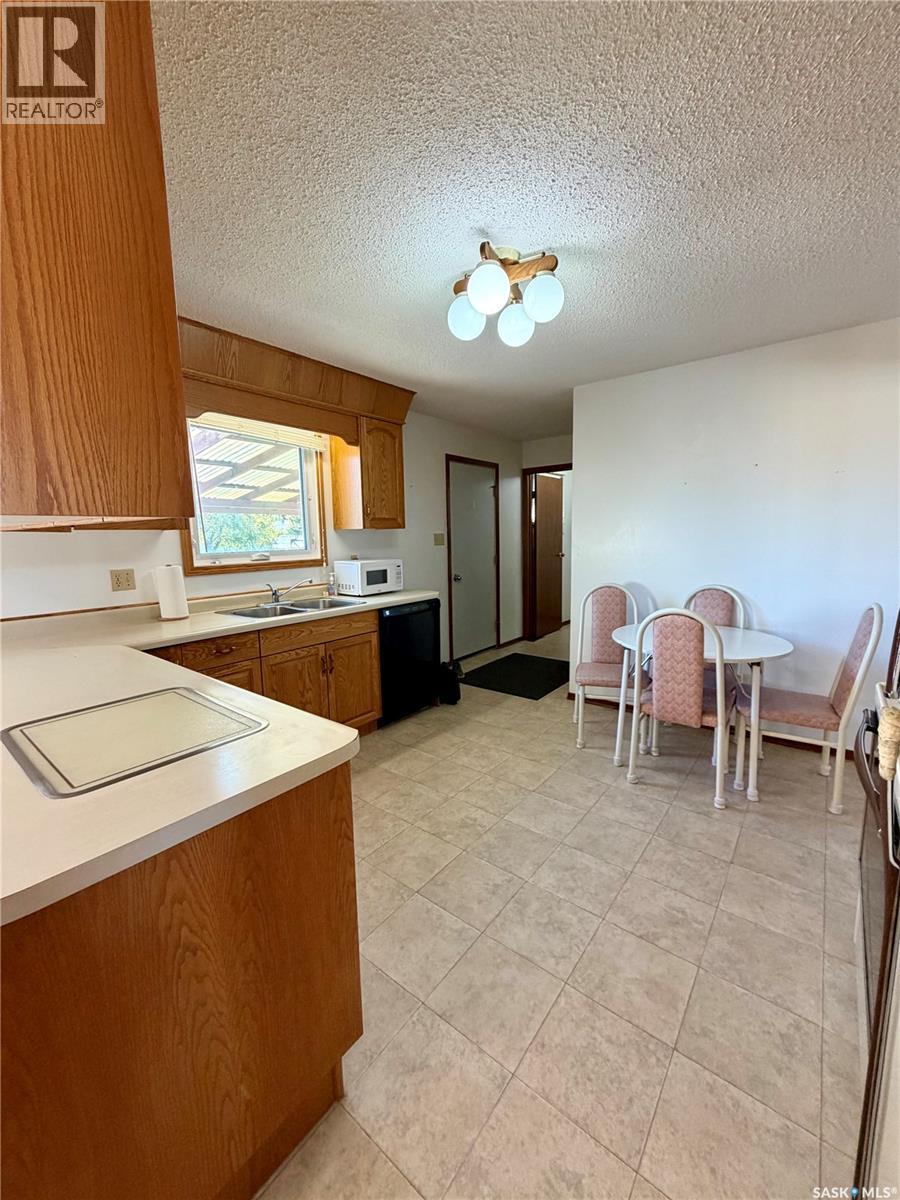 141 Railway Avenue Property Photo 8