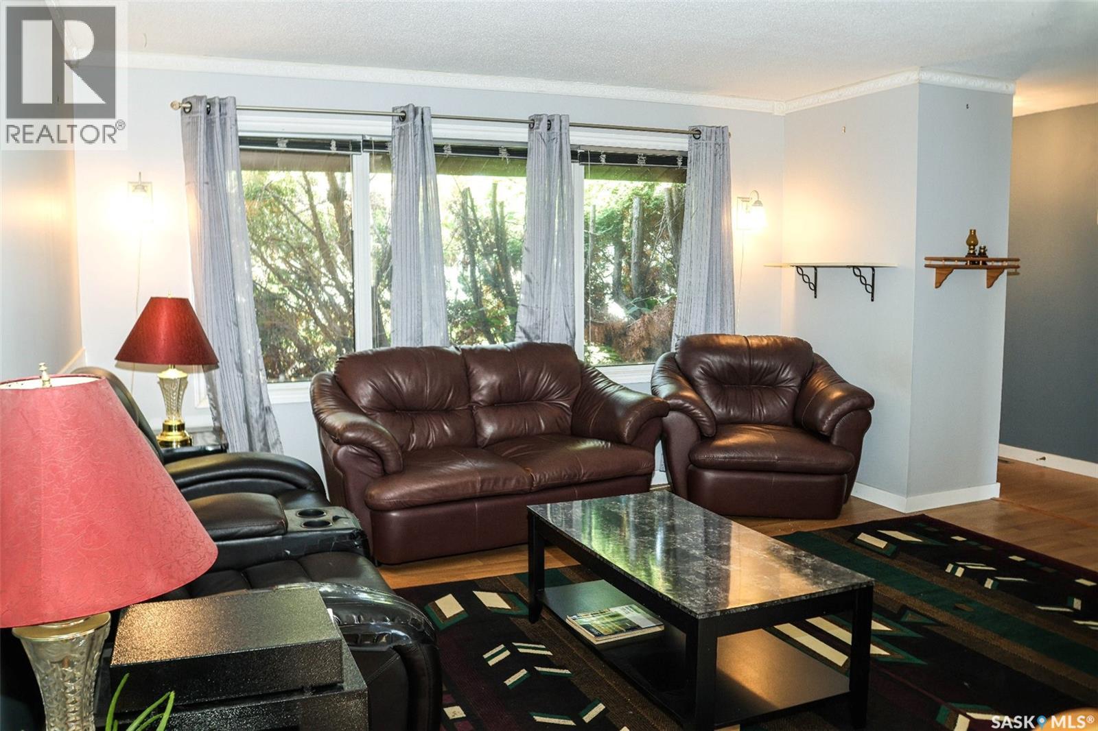 102 4th Avenue E Property Photo 11