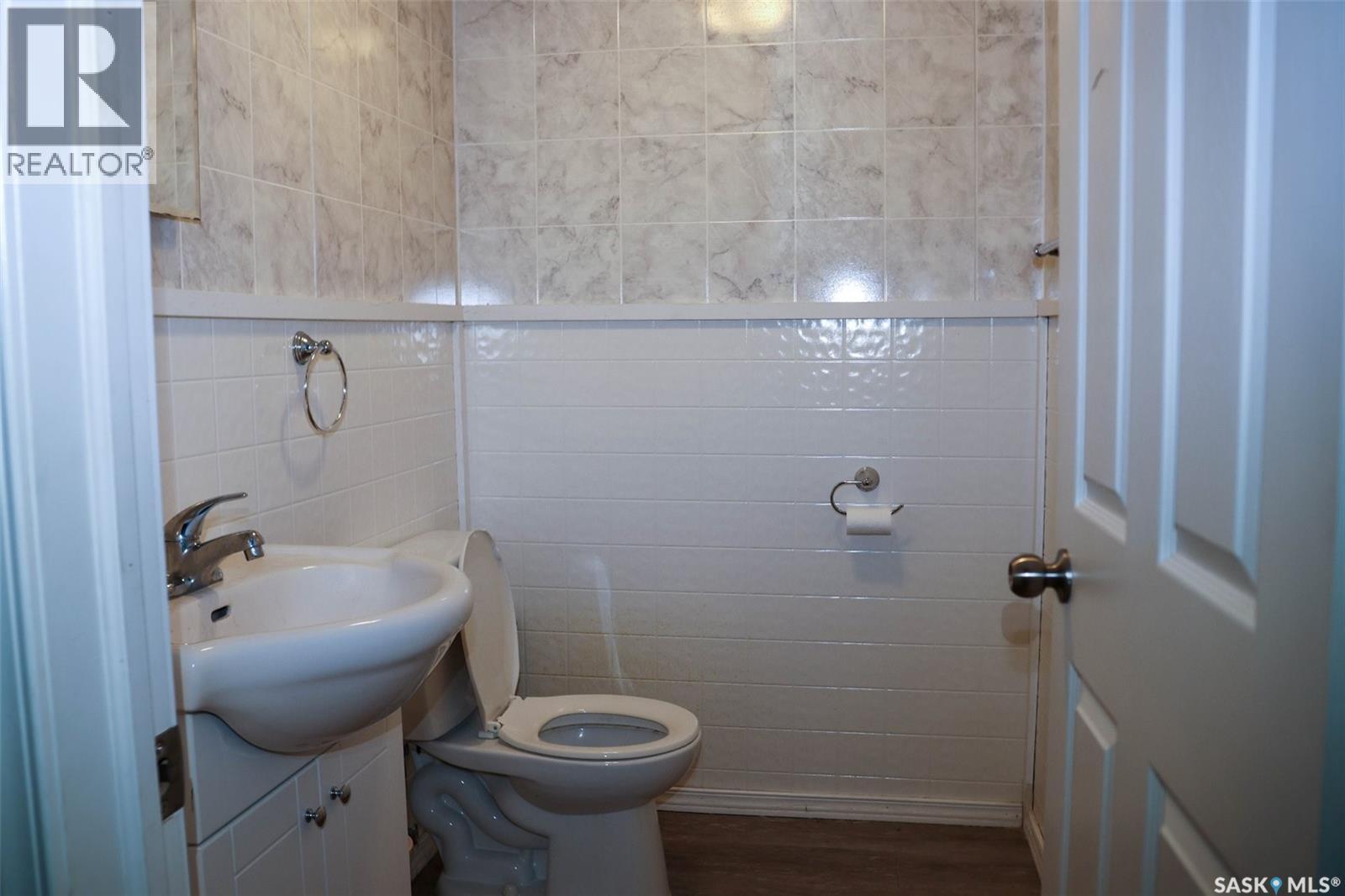 102 4th Avenue E Property Photo 31