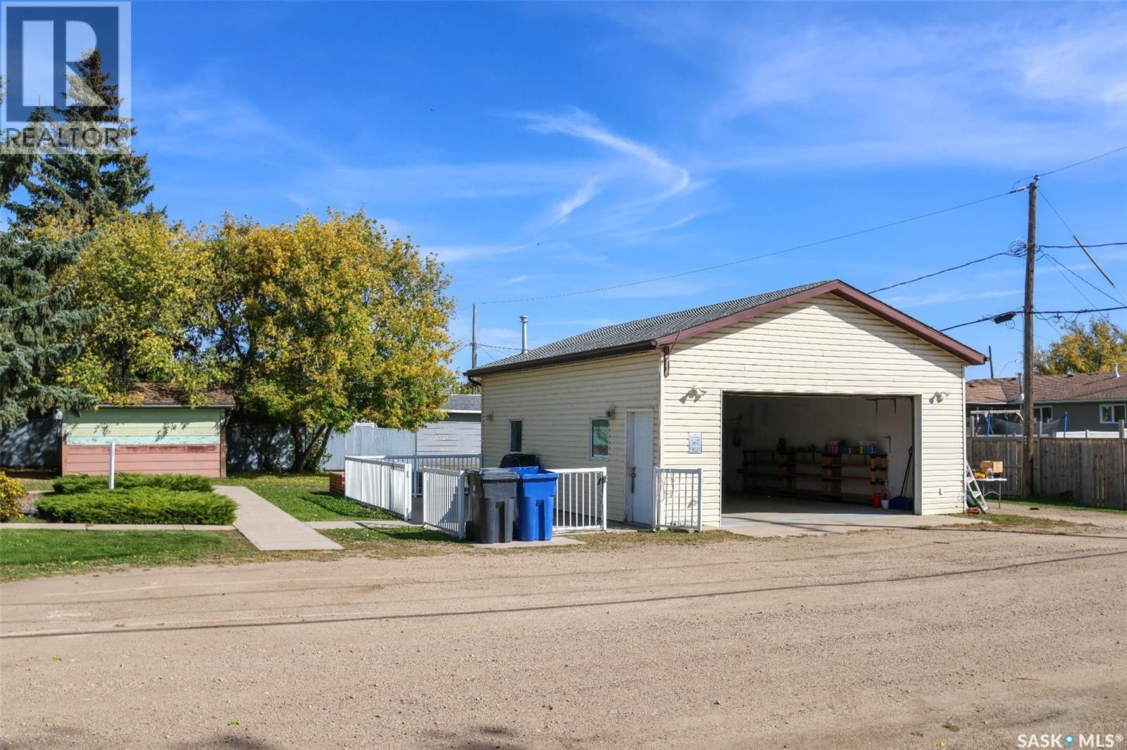 102 4th Avenue E Property Photo 46