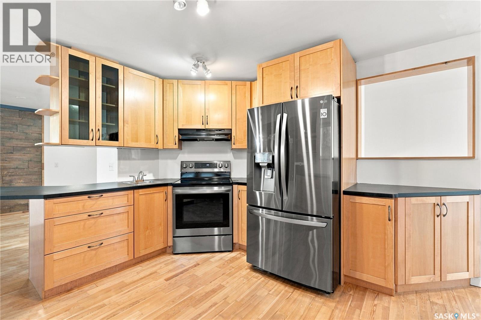3445 11th Street W Property Photo 7