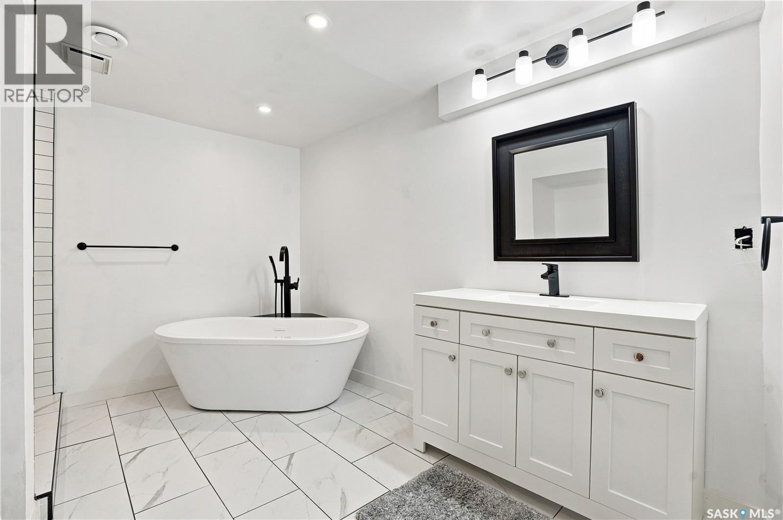 3445 11th Street W Property Photo 40