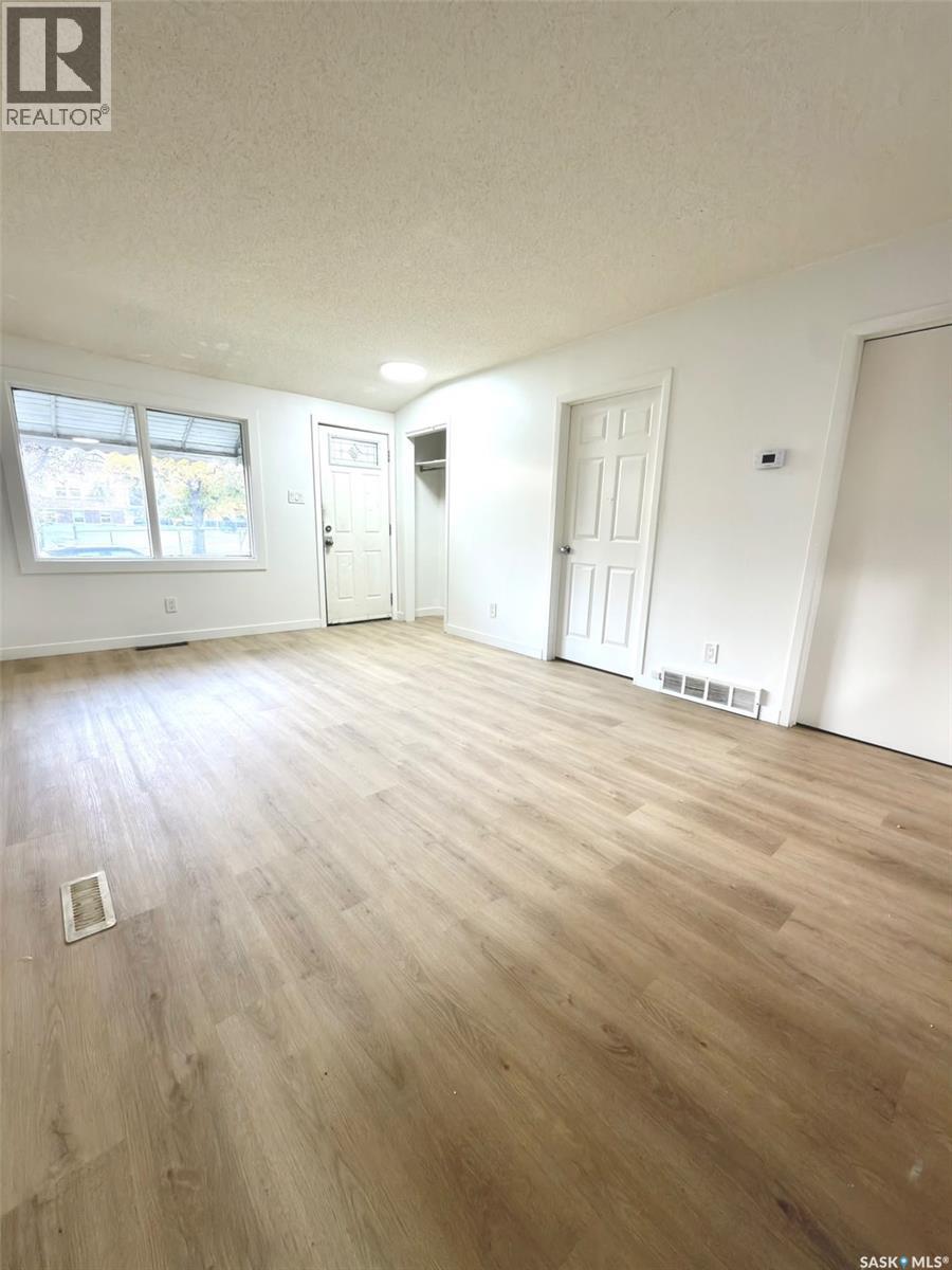 2027 Montreal Street Property Photo 3