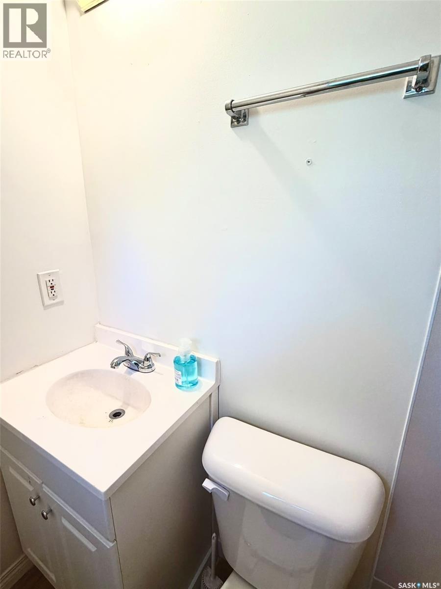 2027 Montreal Street Property Photo 7