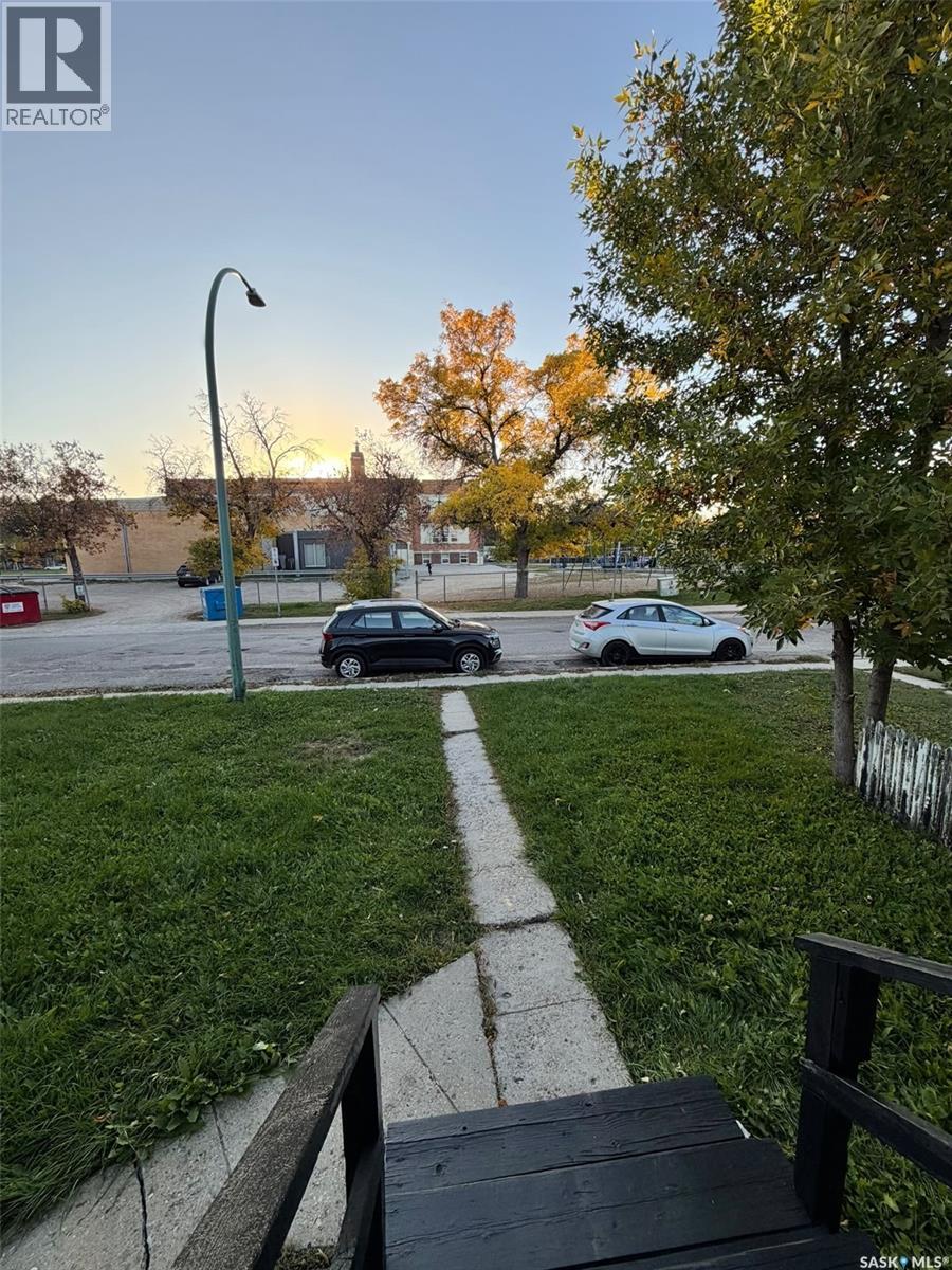 2027 Montreal Street Property Photo 15